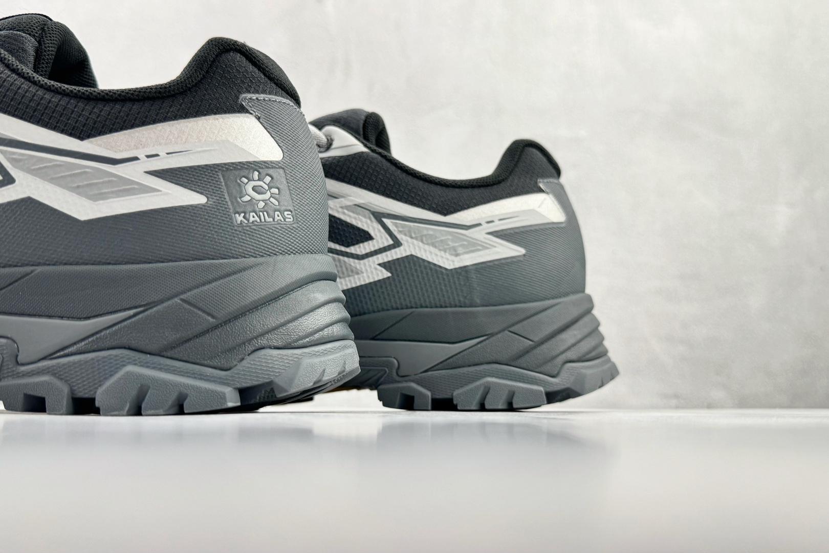 广版 凯乐石KAILAS 远征5 FLT 乌灰货号：KS尺码：39 40 40.5 41 42 42.5