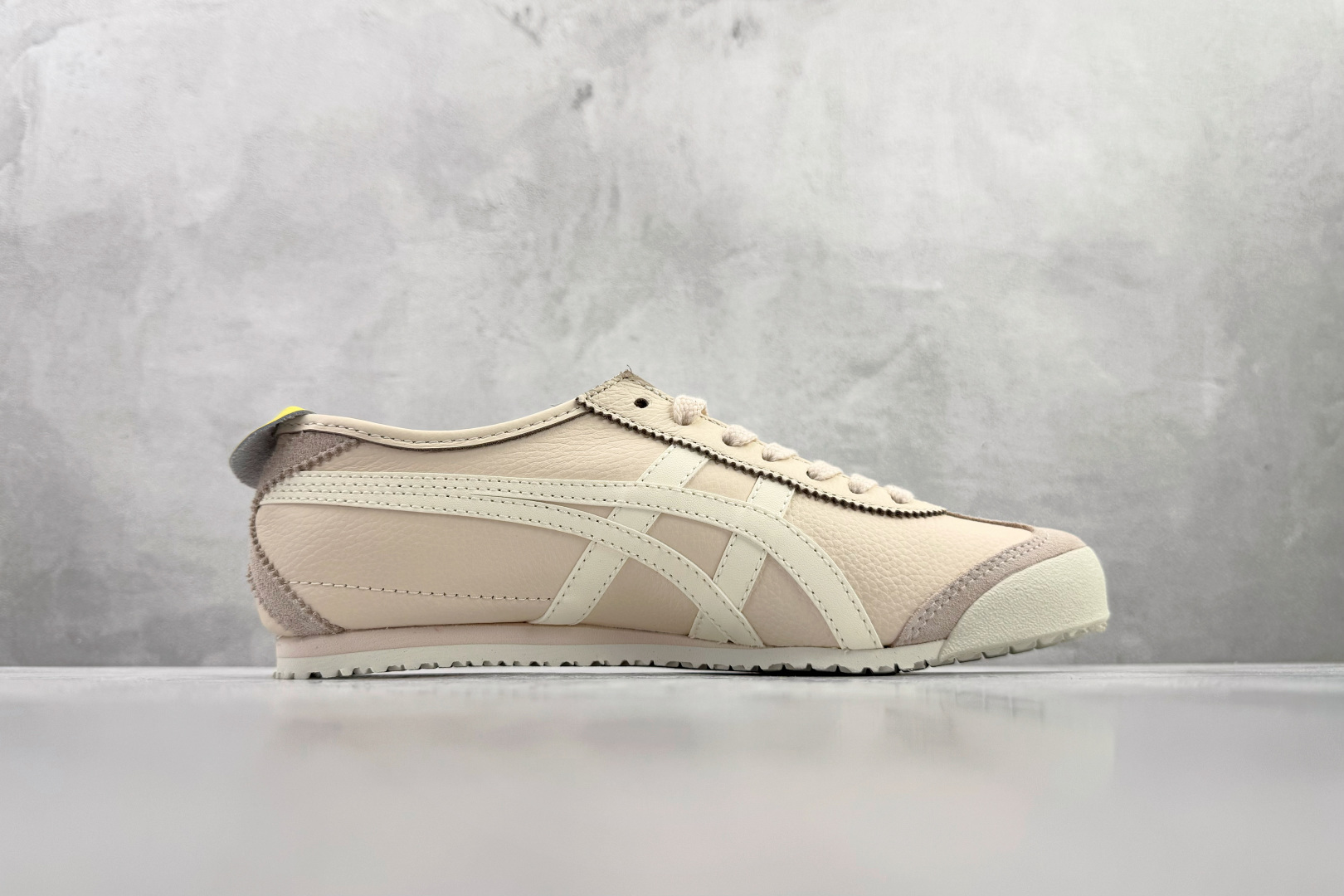 Onitsuka Tiger鬼塚虎 MEXICO 66 粉色货号：1183B771-702尺码：35 3