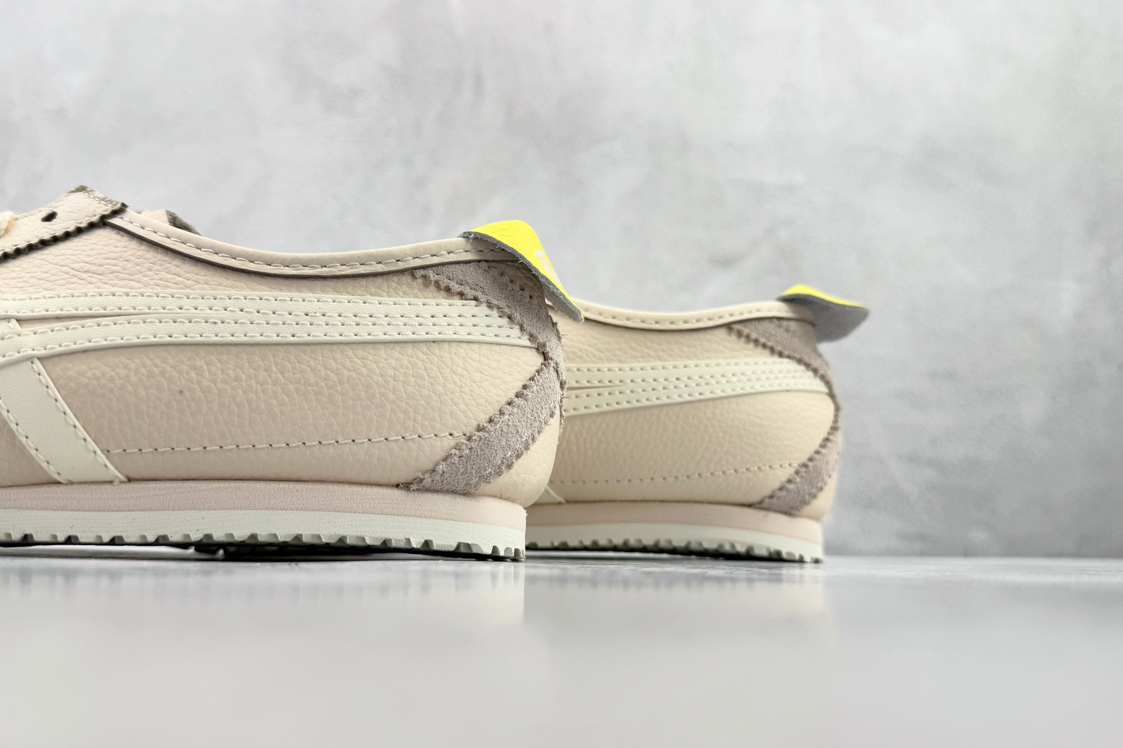 Onitsuka Tiger鬼塚虎 MEXICO 66 粉色货号：1183B771-702尺码：35 3