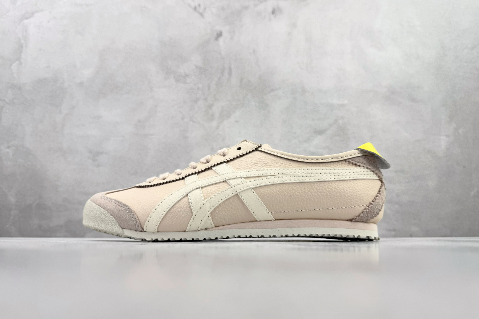 Onitsuka Tiger鬼塚虎 MEXICO 66 粉色货号：1183B771-702尺码：35 3