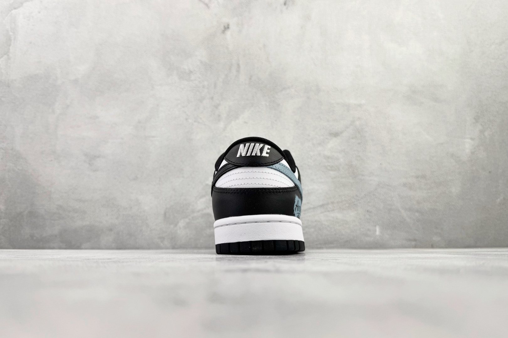 定制球鞋 Nike Dunk 渐变熊猫 黑蓝 DD1391-100