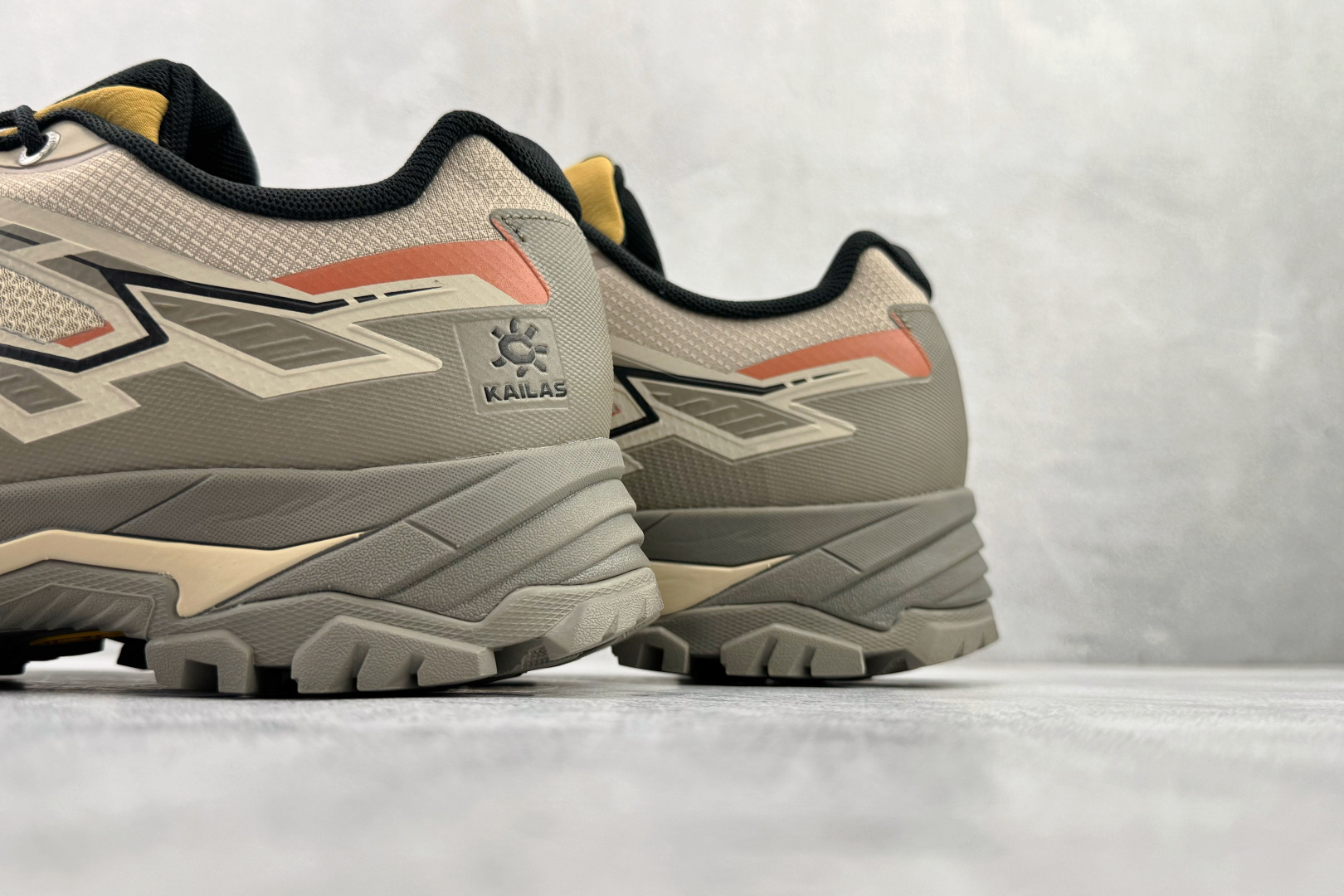 广版 凯乐石KAILAS 远征5 FLT 荒野 灰橙货号：KS尺码：39 40 40.5 41 42 4