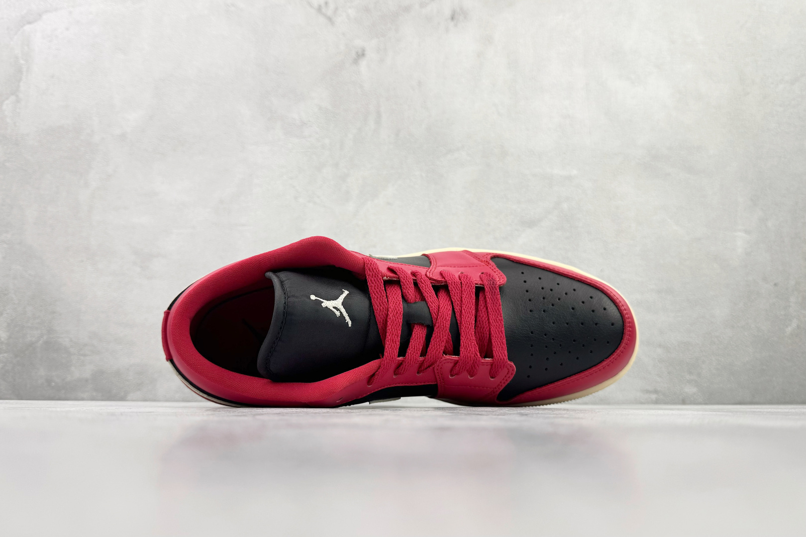 综合版 Jordan Air Jordan 1 黑红 DC0774-605