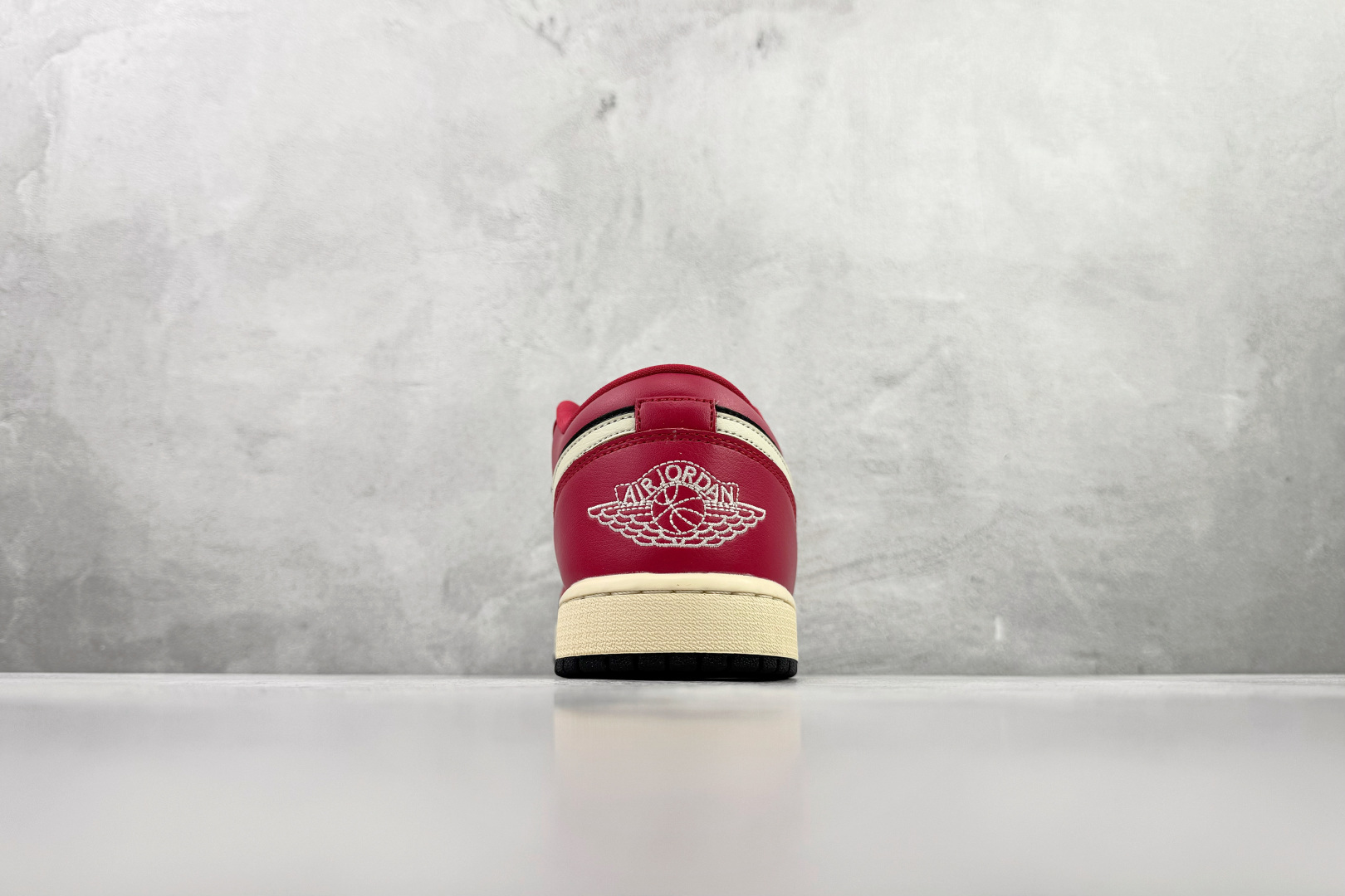 综合版 Jordan Air Jordan 1 黑红 DC0774-605