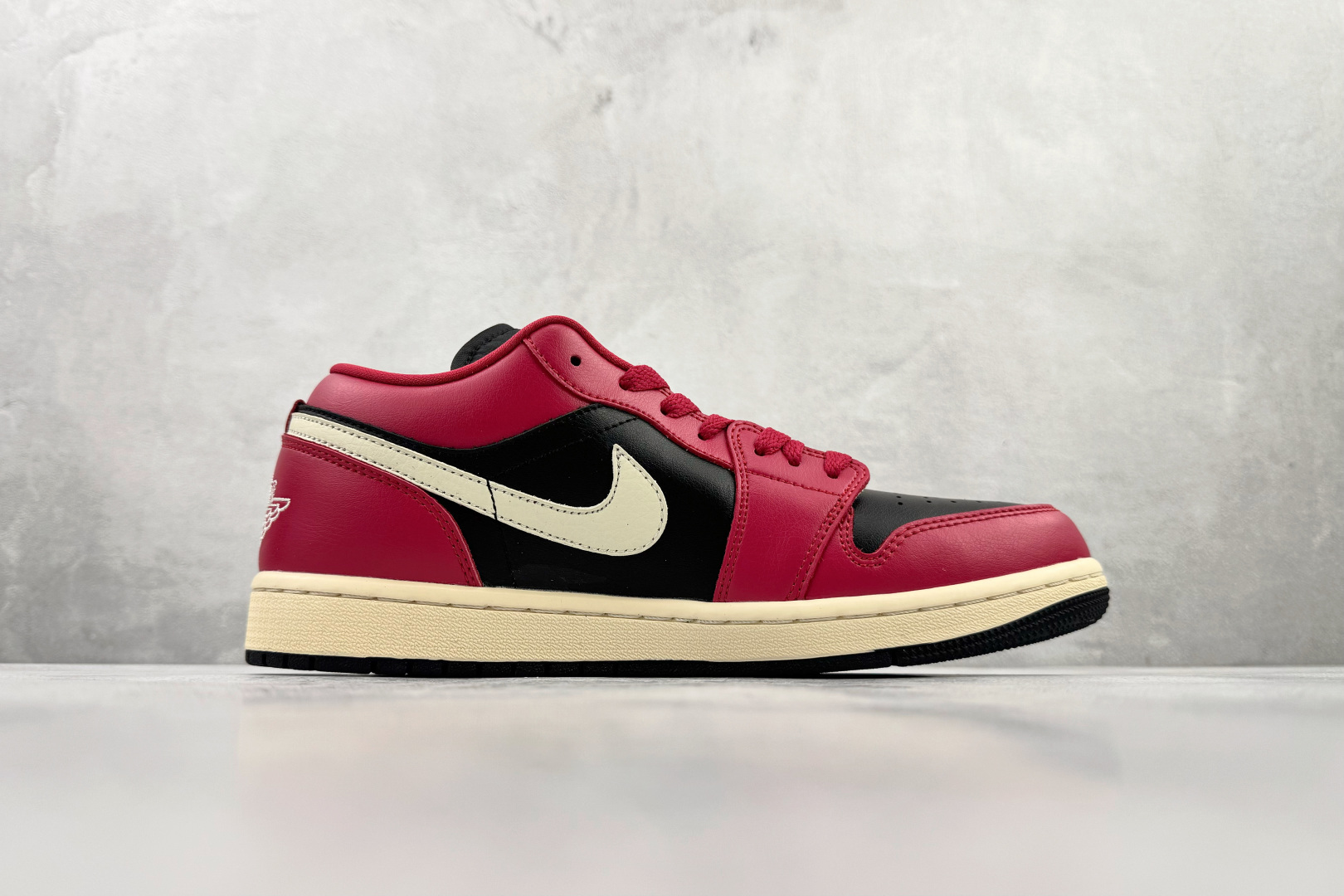 综合版 Jordan Air Jordan 1 黑红 DC0774-605