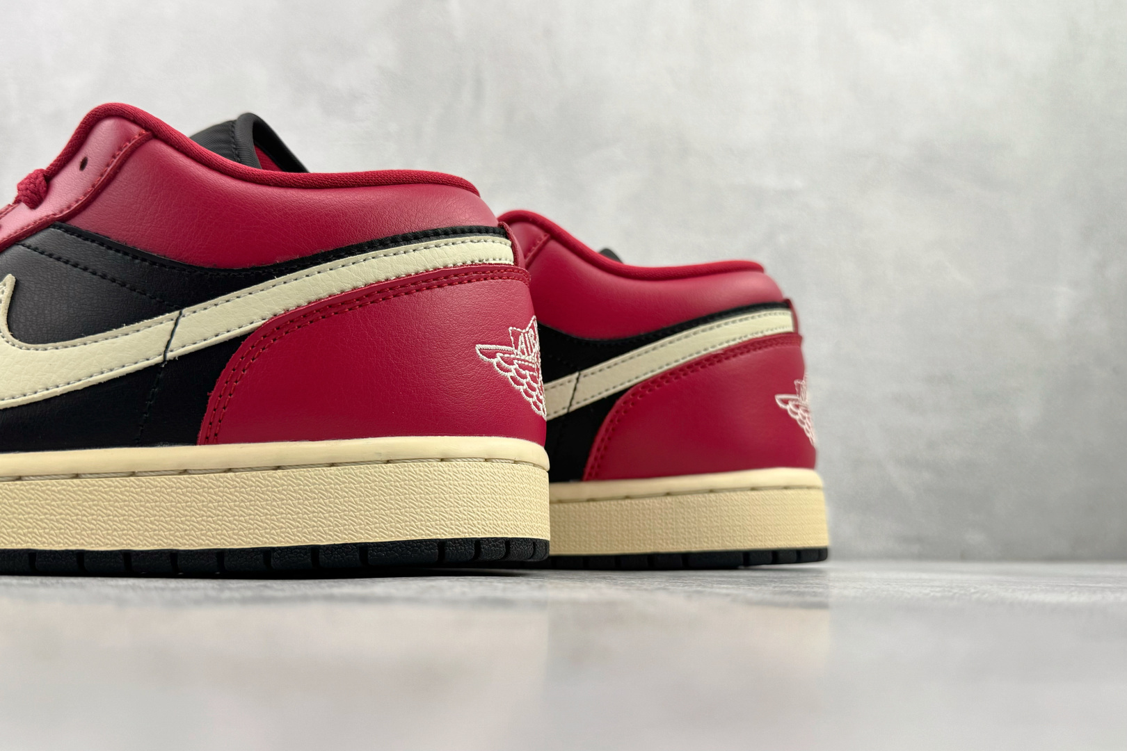 综合版 Jordan Air Jordan 1 黑红 DC0774-605