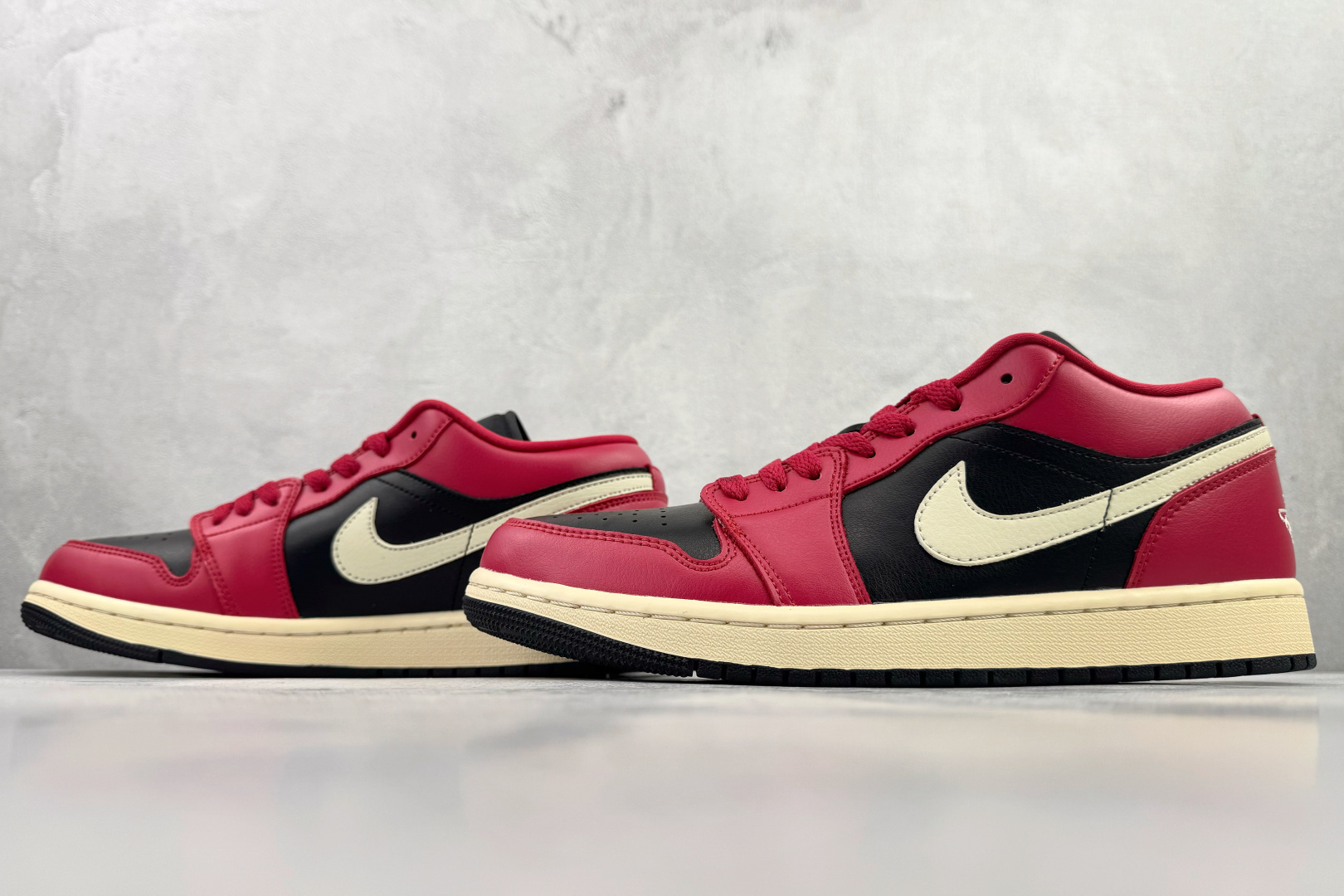 综合版 Jordan Air Jordan 1 黑红 DC0774-605