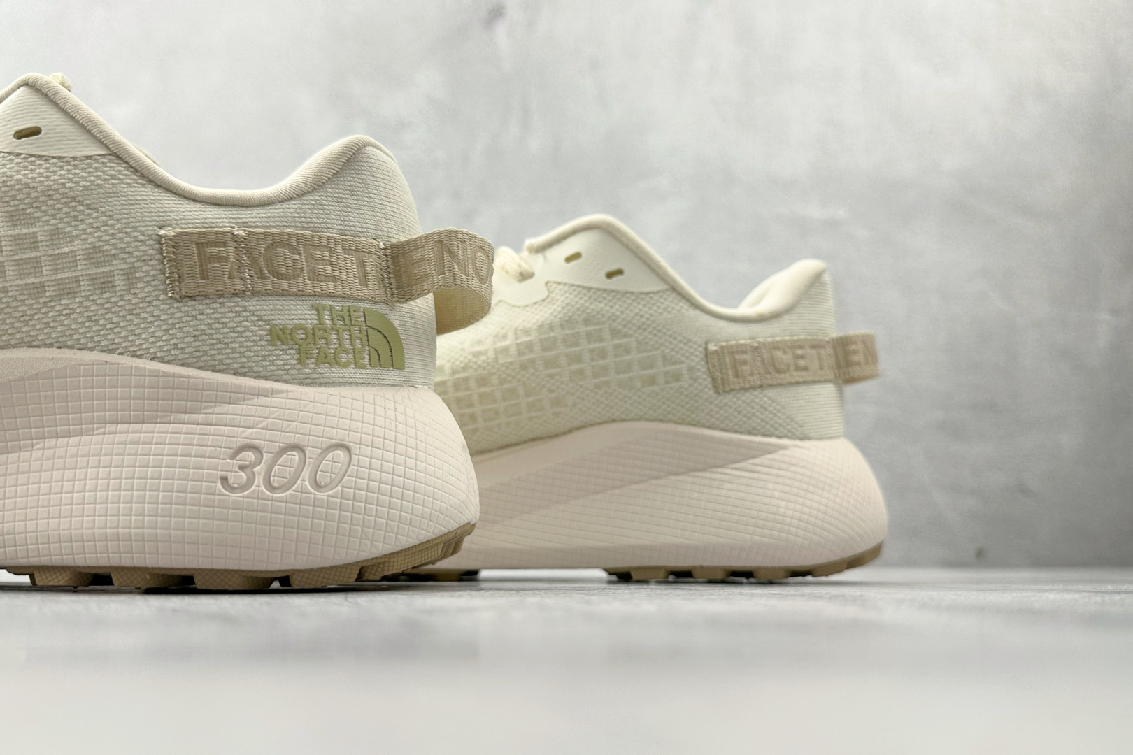 210 东南亚订单 北面THE NORTH FACE Altamesa 300 白色 NF0A8A9R-WID-Chinese UA Cheap High Quatity Brand Clothes Bags handbags Sneakers wholesale wholesaler seller from China Factory suppliers Fashion Clothing Shoes best Quality Beautiful Price 210 东南亚订单 北面THE NORTH FACE Altamesa 300 白色 NF0A8A9R-WID