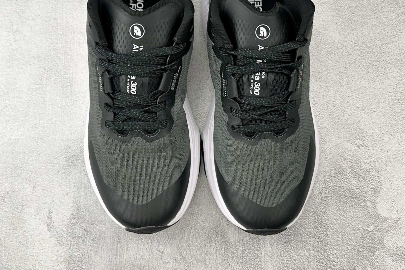 210 东南亚订单 北面THE NORTH FACE Altamesa 300 黑白 NF0A8A9RMN9