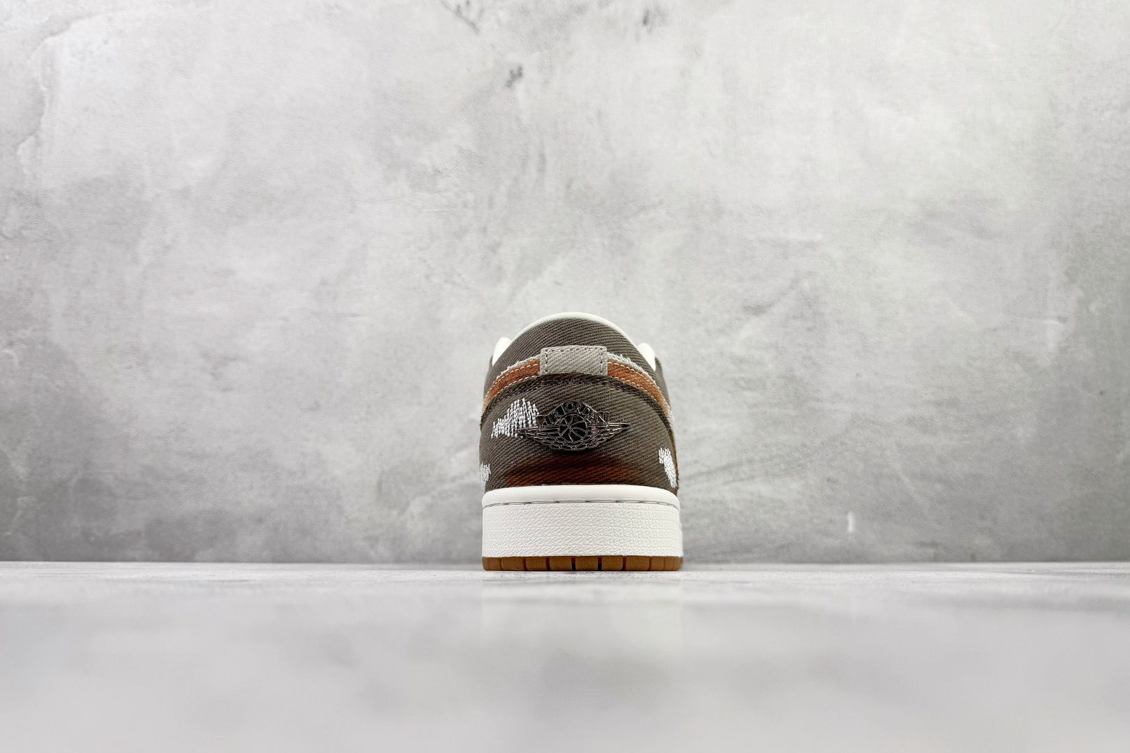 Jordan Air Jordan 1 Low SE 蓝棕 IM6664-991