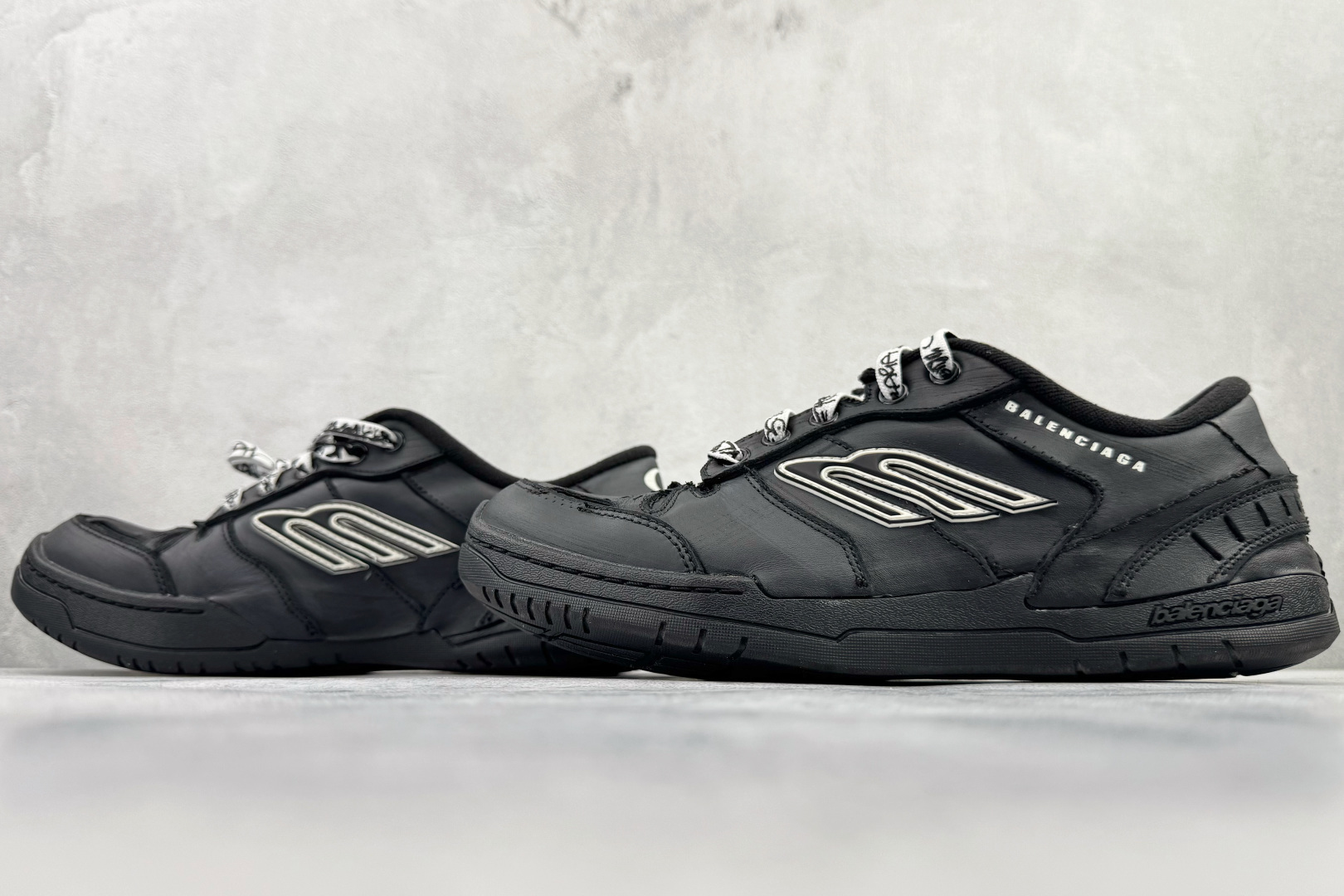 390 全新工厂开发 Balenciaga巴黎世家 25七夕系列 HAMPTONS WORN-OUT 黑色 841765WCURB