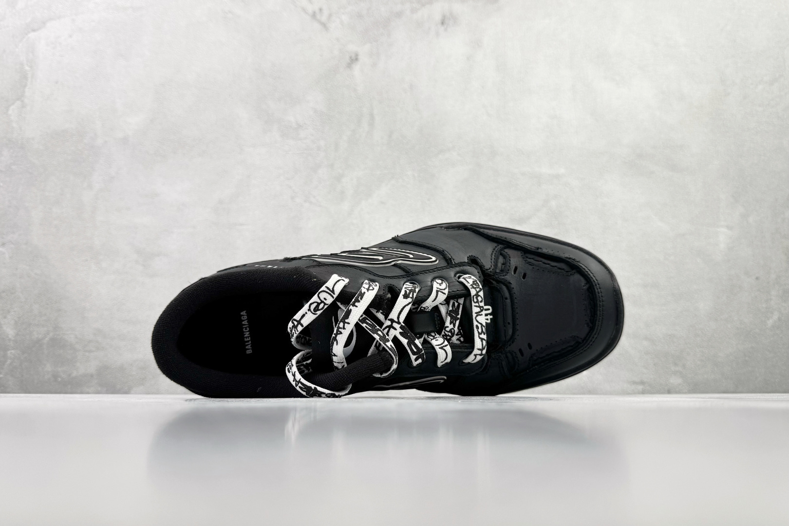 390 全新工厂开发 Balenciaga巴黎世家 25七夕系列 HAMPTONS WORN-OUT 黑色 841765WCURB