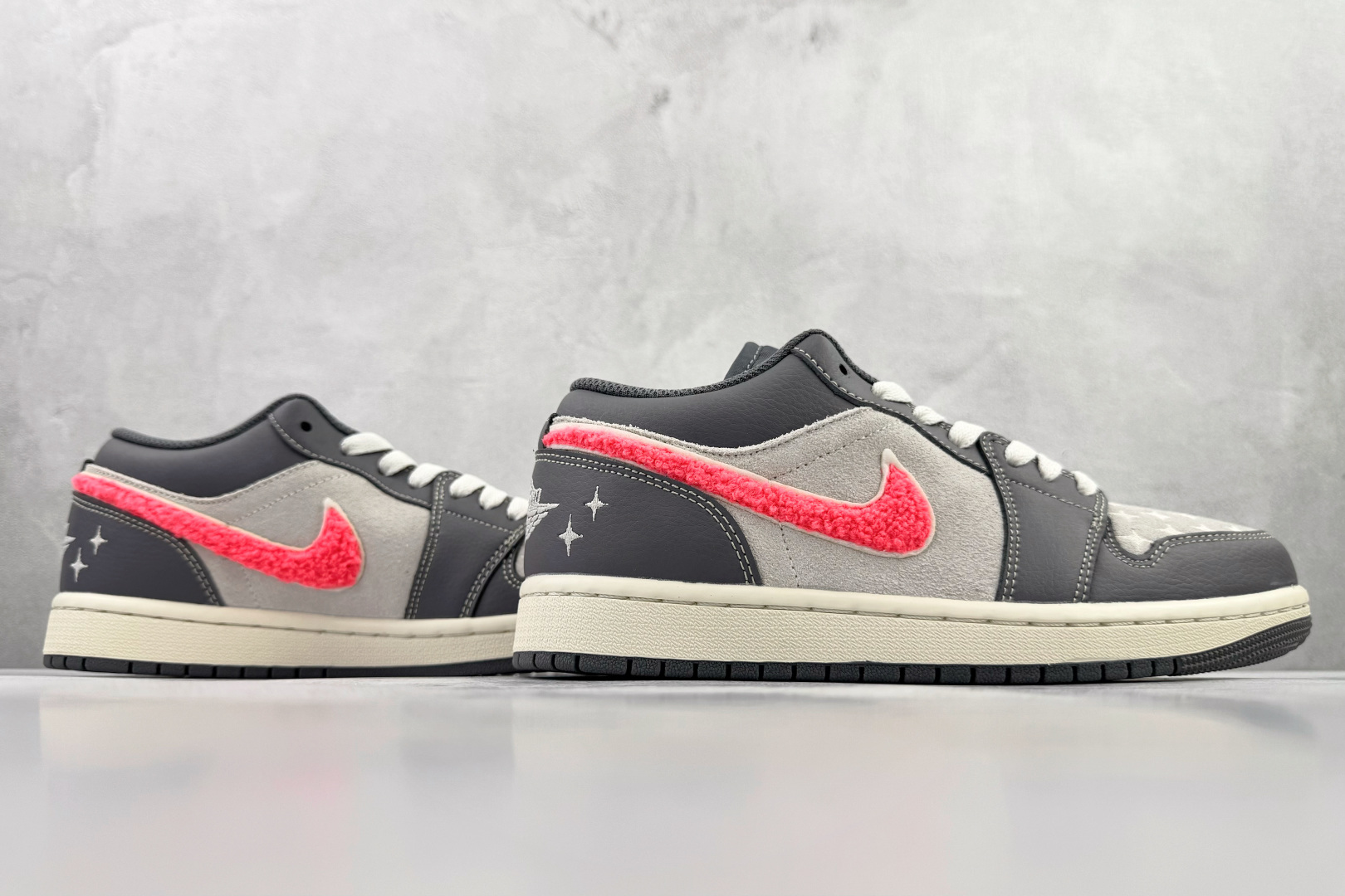 200 综合版 Jordan Air Jordan 1 LOW 老花粉钩 IM6565-014-Chinese UA Cheap High Quatity Brand Clothes Bags handbags Sneakers wholesale wholesaler seller from China Factory suppliers Fashion Clothing Shoes best Quality Beautiful Price 200 综合版 Jordan Air Jordan 1 LOW 老花粉钩 IM6565-014