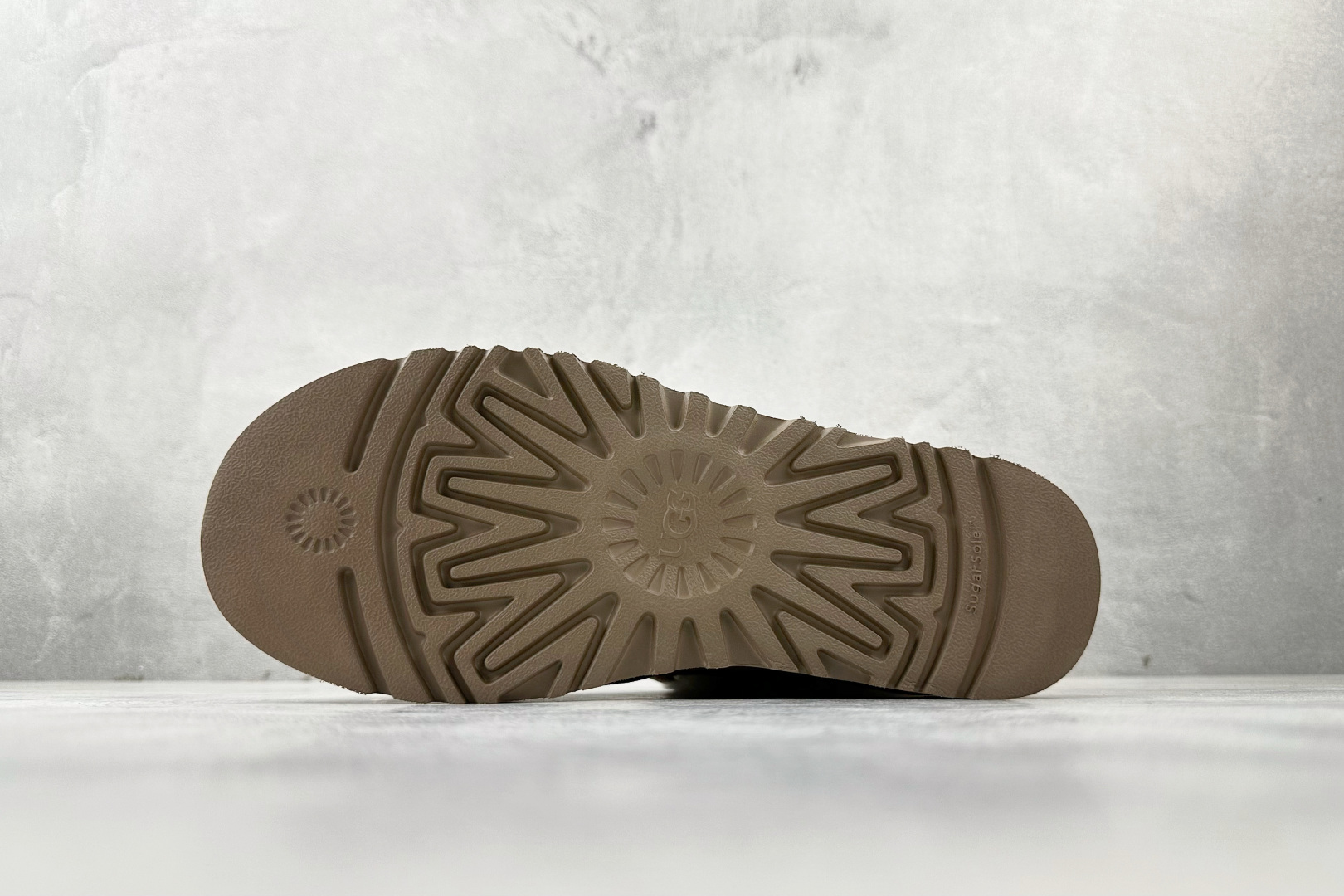 260 UGG Funkette Boot 栗色 1122551-CHE