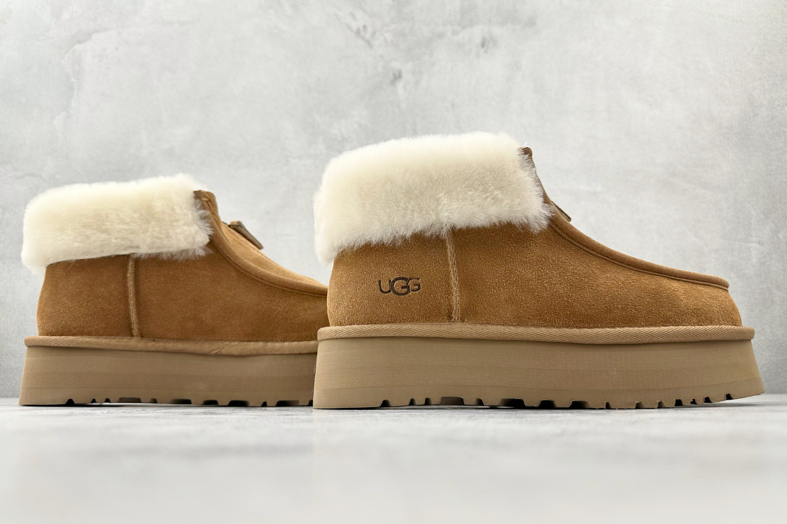 260 UGG Funkette Boot 栗色 1122551-CHE