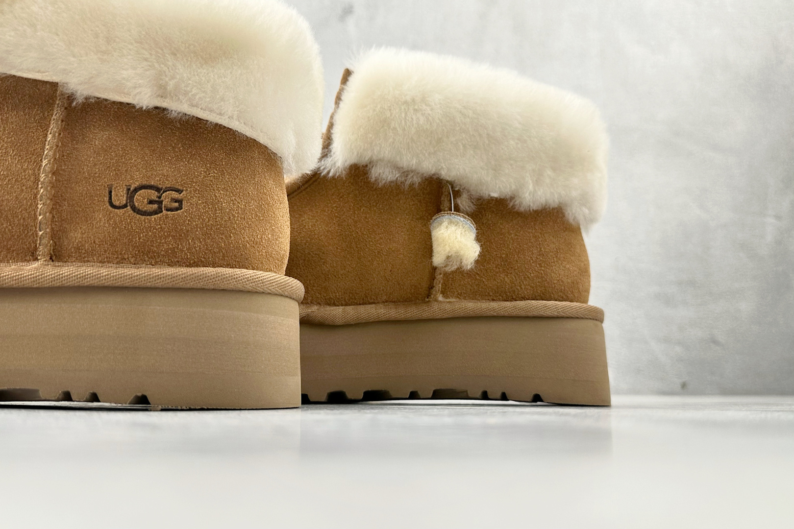 260 UGG Funkette Boot 栗色 1122551-CHE