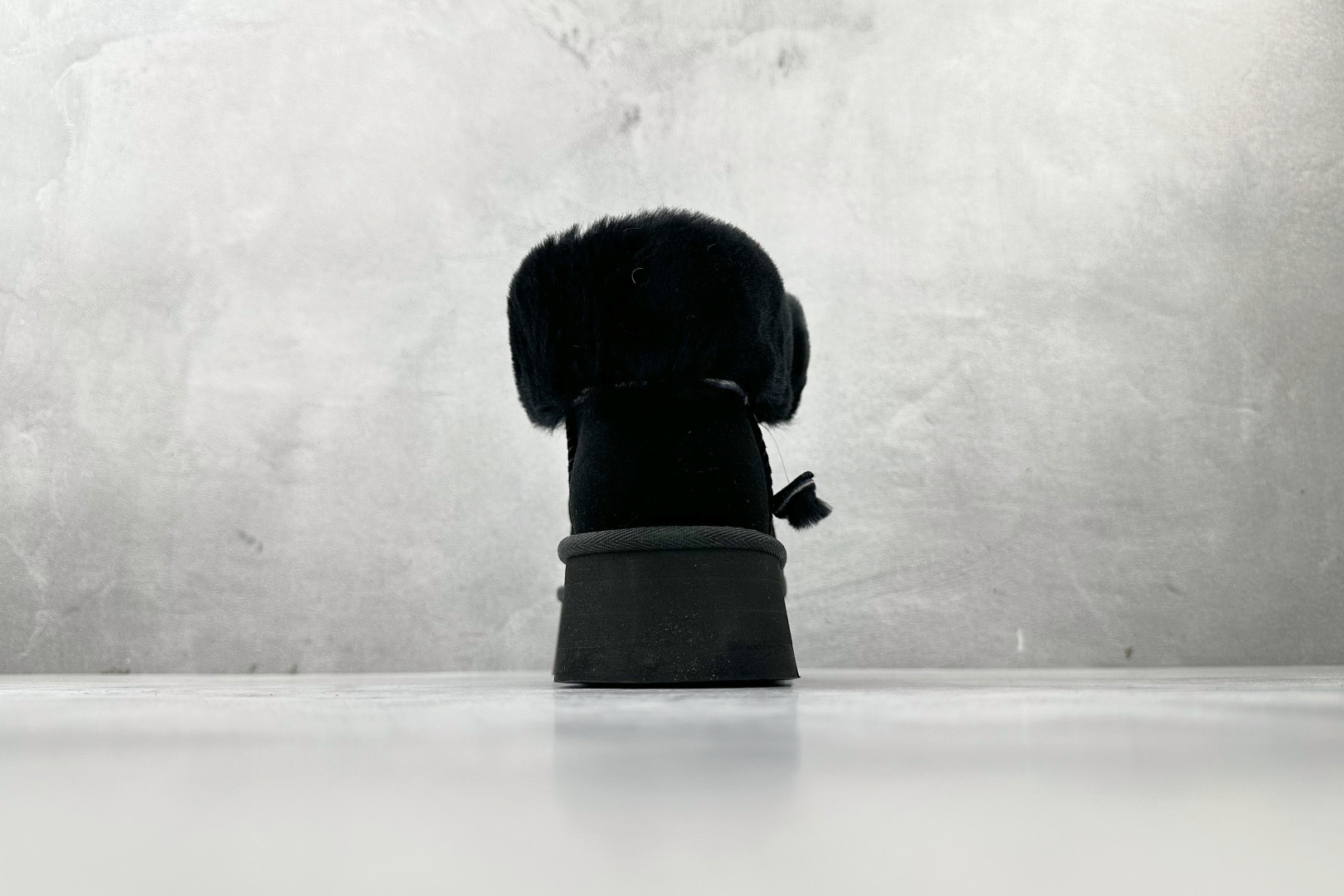 260 UGG Funkette Boot 黑色 1122551-BLk-Chinese UA Cheap High Quatity Brand Clothes Bags handbags Sneakers wholesale wholesaler seller from China Factory suppliers Fashion Clothing Shoes best Quality Beautiful Price 260 UGG Funkette Boot 黑色 1122551-BLk