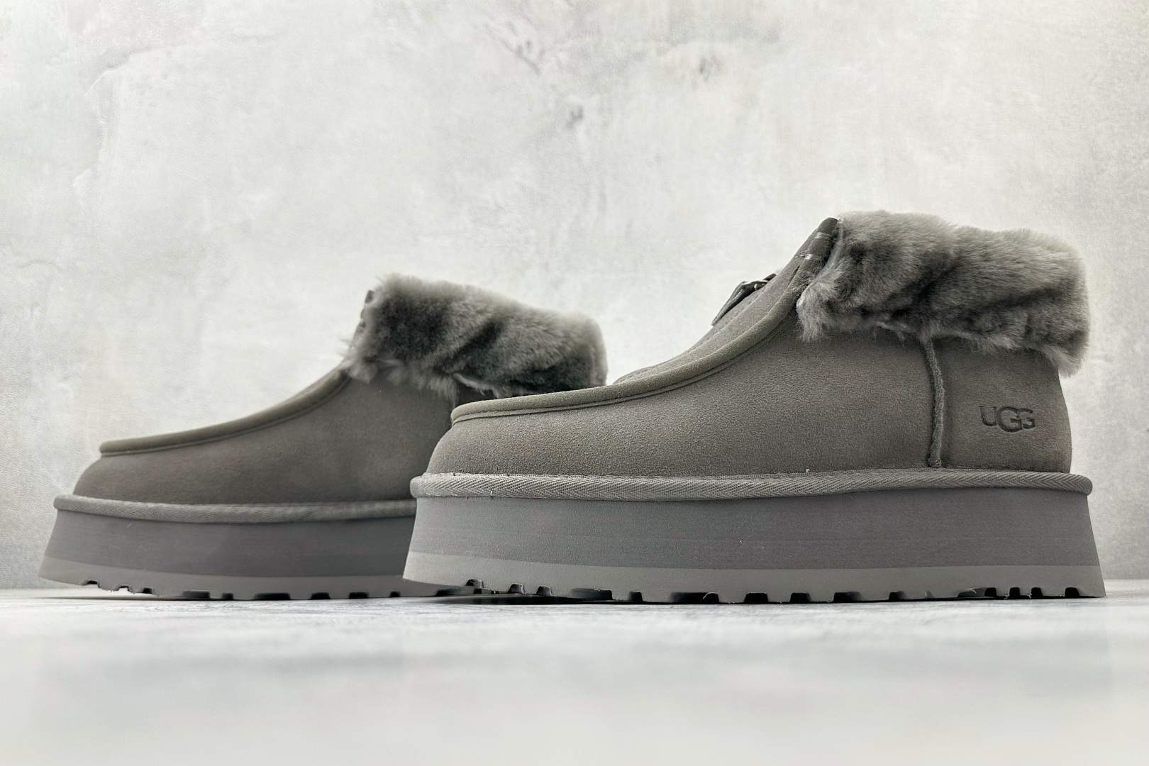 260 UGG Funkette Boot 羚羊棕 1122551-GREY-Chinese UA Cheap High Quatity Brand Clothes Bags handbags Sneakers wholesale wholesaler seller from China Factory suppliers Fashion Clothing Shoes best Quality Beautiful Price 260 UGG Funkette Boot 羚羊棕 1122551-GREY