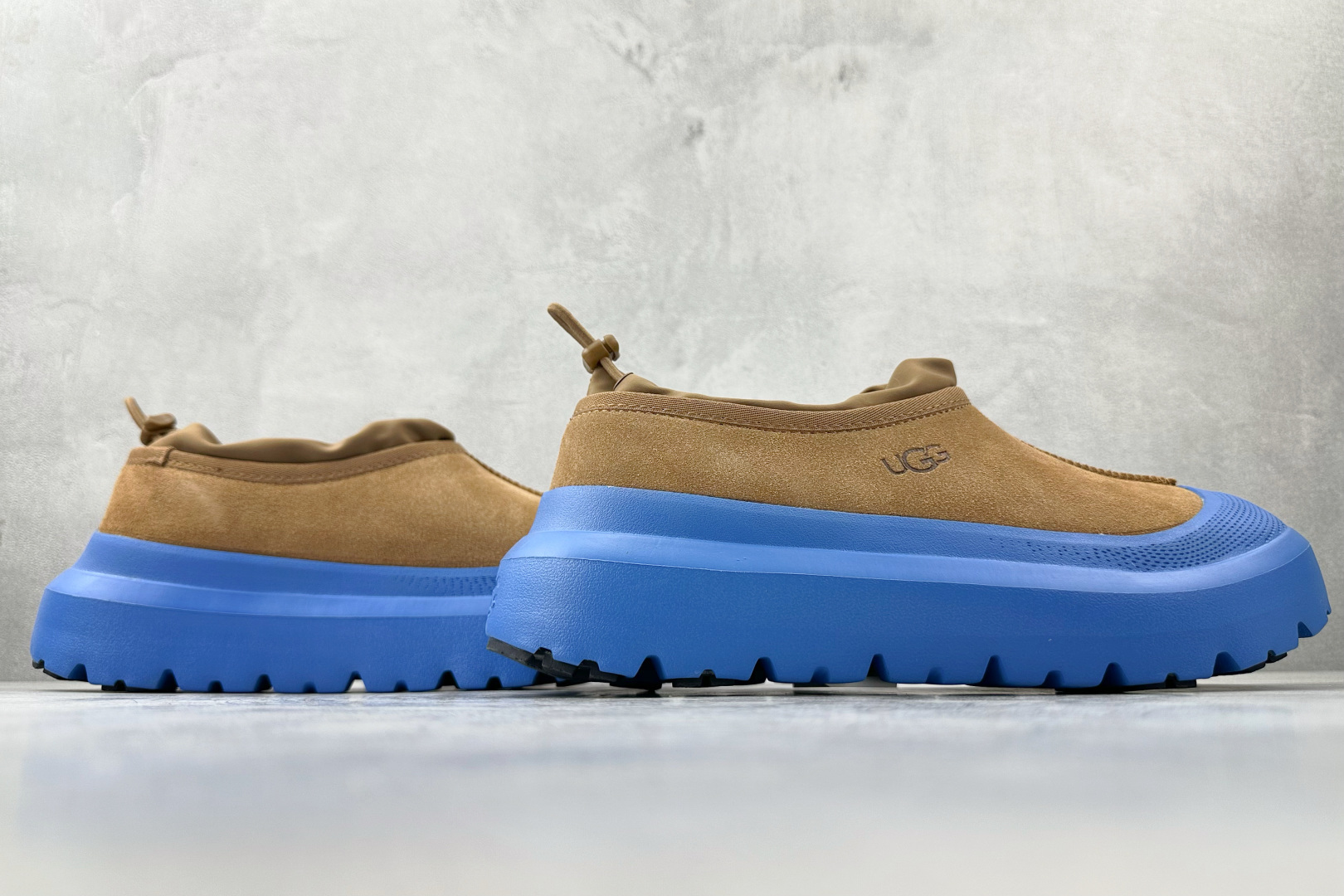 280 UGG 包头套脚 棕蓝色 1144096-CBG-Chinese UA Cheap High Quatity Brand Clothes Bags handbags Sneakers wholesale wholesaler seller from China Factory suppliers Fashion Clothing Shoes best Quality Beautiful Price 280 UGG 包头套脚 棕蓝色 1144096-CBG