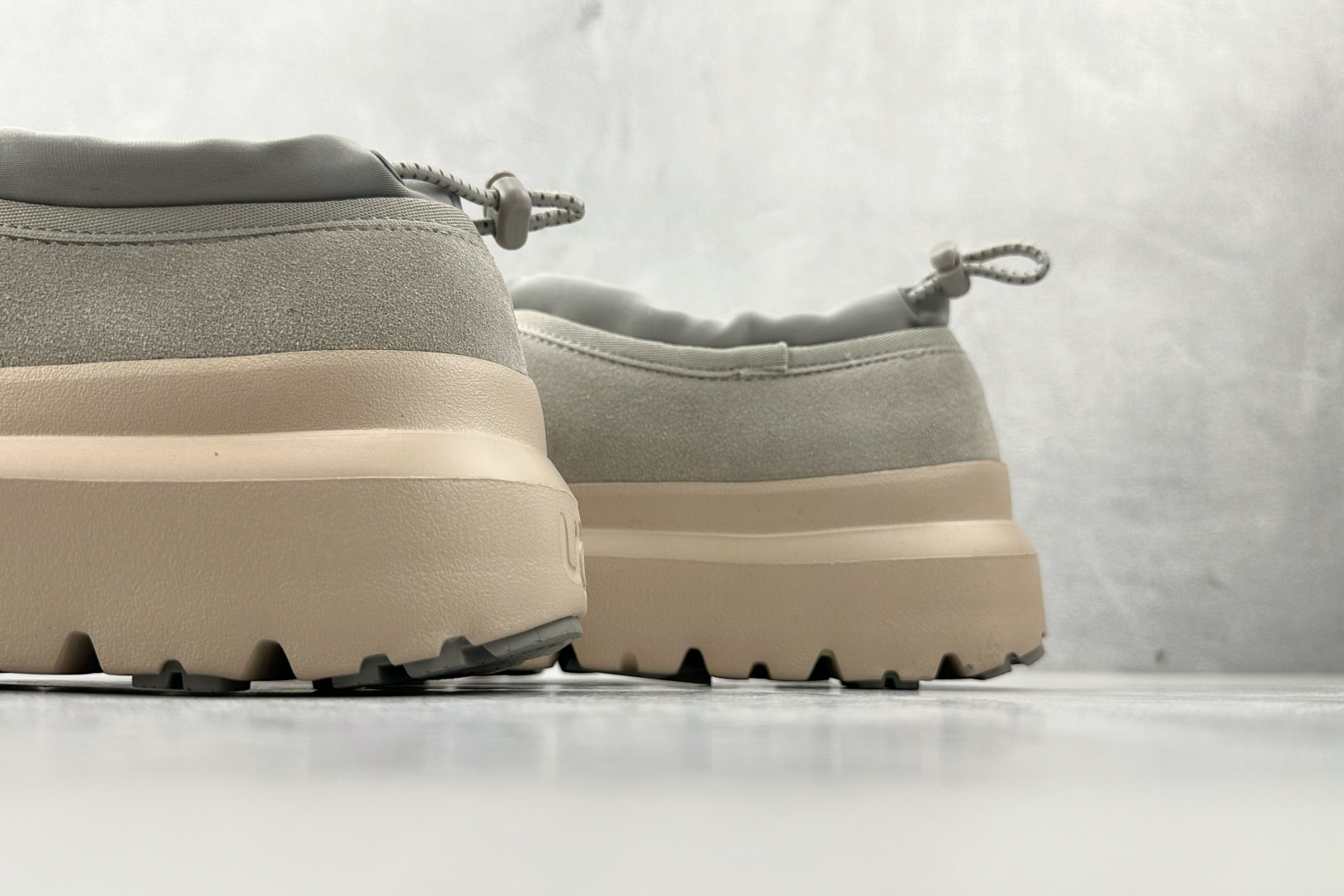 280 UGG 包头套脚 灰白 1144096-SBRC