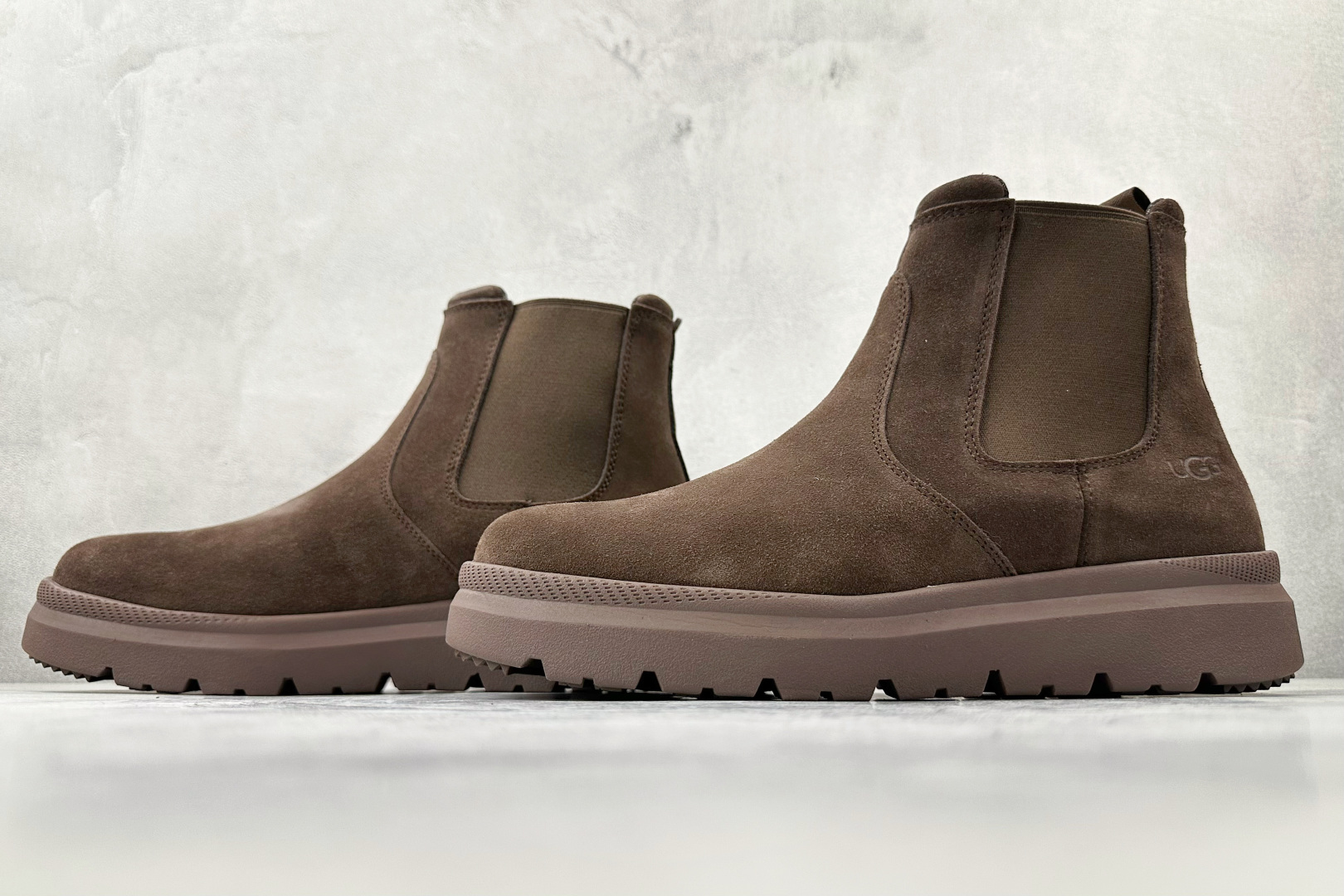 290 UGG 切尔西靴 伯利梁尔西巧克力色 1152050-CHO