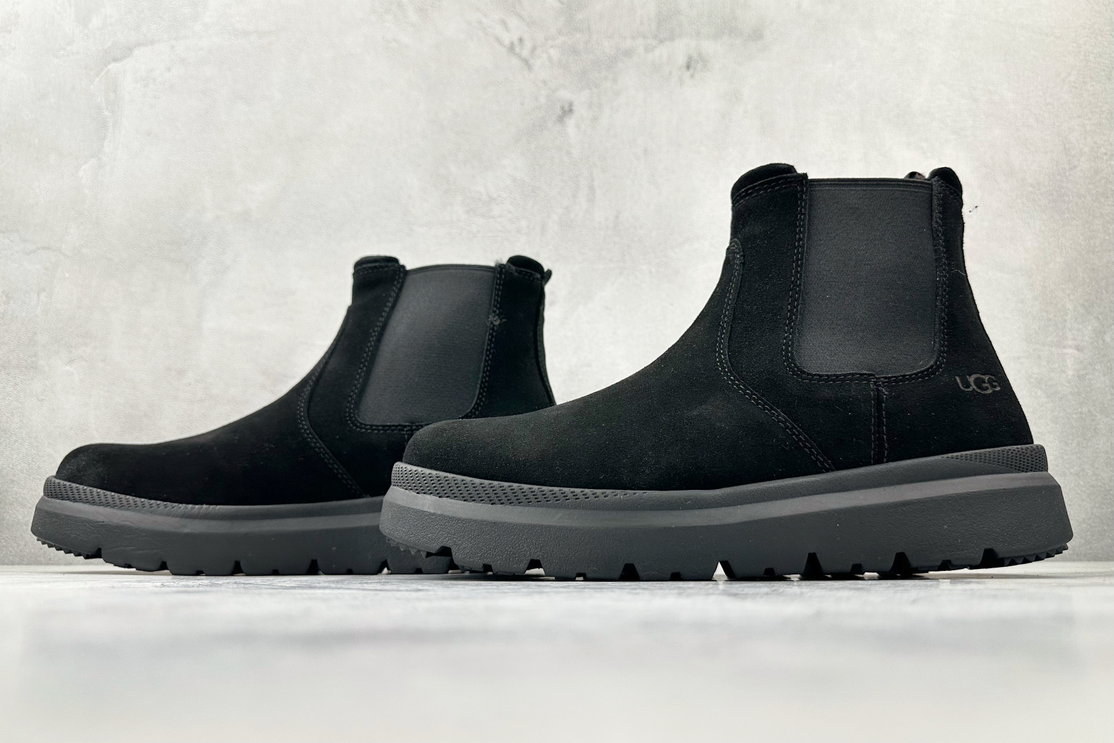 290 UGG 切尔西靴 黑色 1152050-BLK