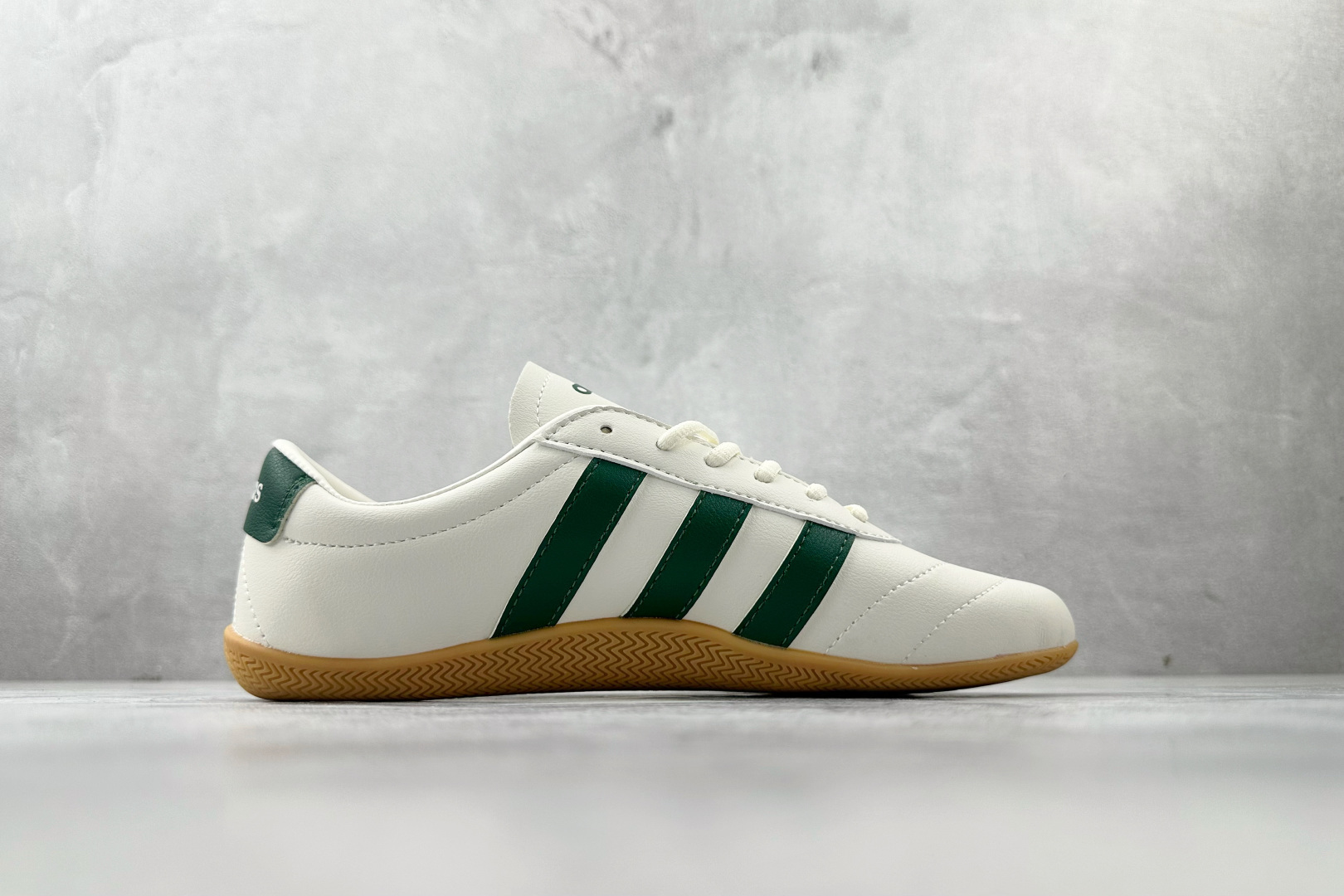 出口订单 adidas GRAND COURT 米绿 JQ9690-莆田鞋,莆田鞋货源,高仿鞋,高仿鞋货源,安福档口,莆田高仿鞋,莆田鞋批发,高仿鞋批发,莆田高仿运动鞋,高仿运动鞋,莆田运动鞋 出口订单 adidas GRAND COURT 米绿 JQ9690