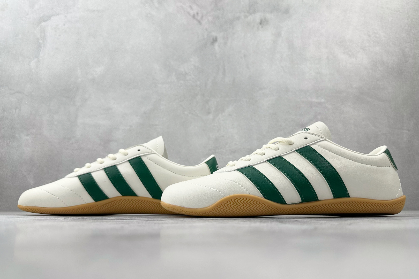 出口订单 adidas GRAND COURT 米绿 JQ9690-莆田鞋,莆田鞋货源,高仿鞋,高仿鞋货源,安福档口,莆田高仿鞋,莆田鞋批发,高仿鞋批发,莆田高仿运动鞋,高仿运动鞋,莆田运动鞋 出口订单 adidas GRAND COURT 米绿 JQ9690