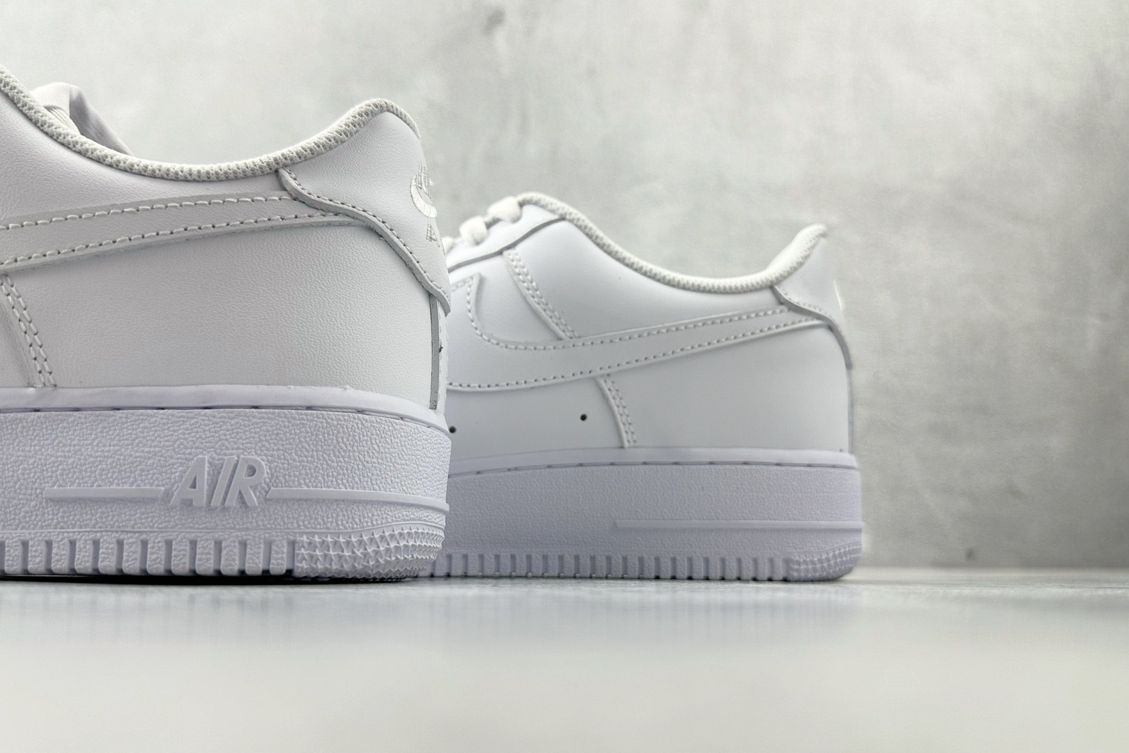 Max版 原厂皮 Nike Air Force 1'07 纯白货号： CW2288-111 尺码：35.