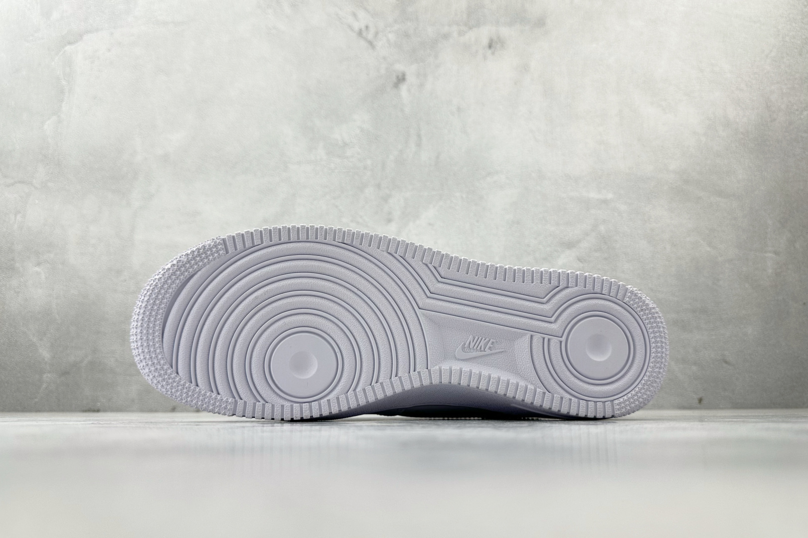 Max版 原厂皮 Nike Air Force 1'07 纯白货号： CW2288-111 尺码：35.