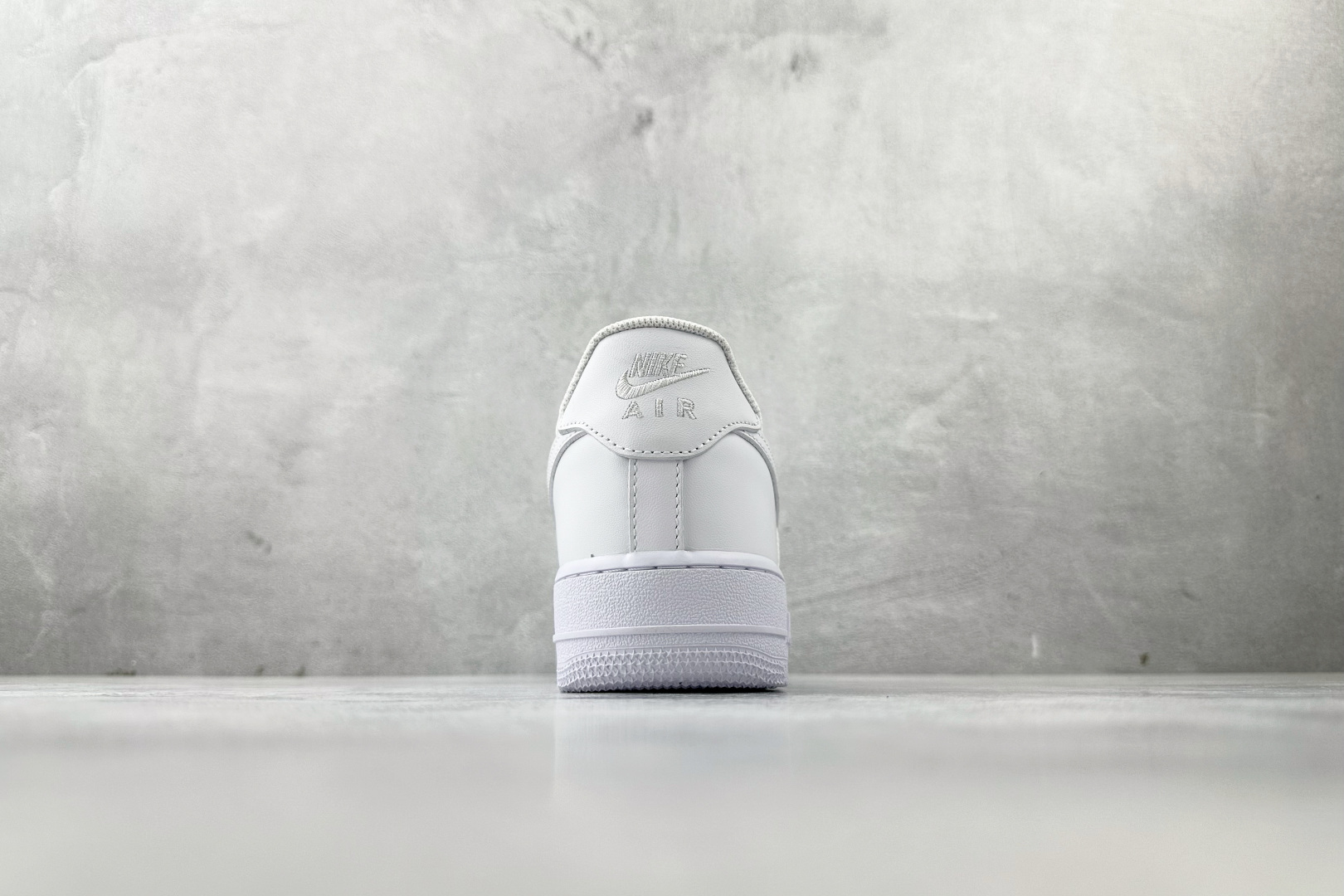Max版 原厂皮 Nike Air Force 1'07 纯白货号： CW2288-111 尺码：35.
