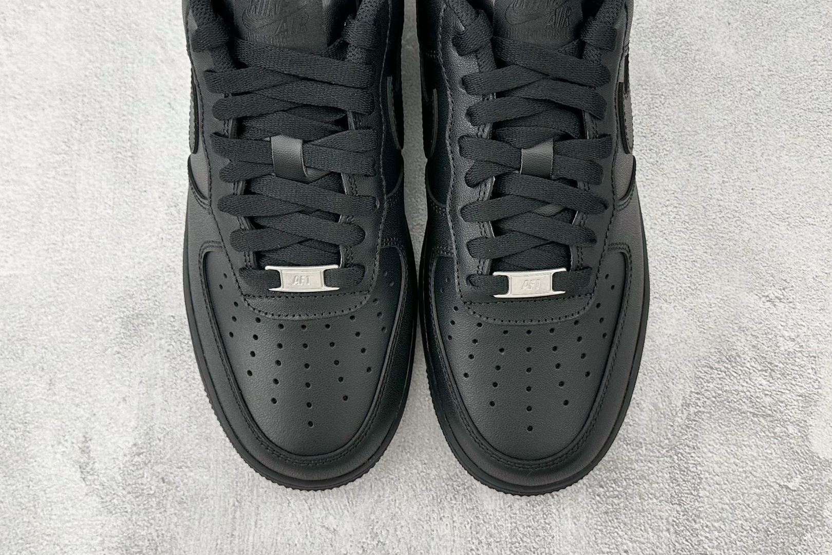 Max版 原厂皮 Nike Air Force 1'07 纯黑 黑武士货号： CW2288-001尺码：