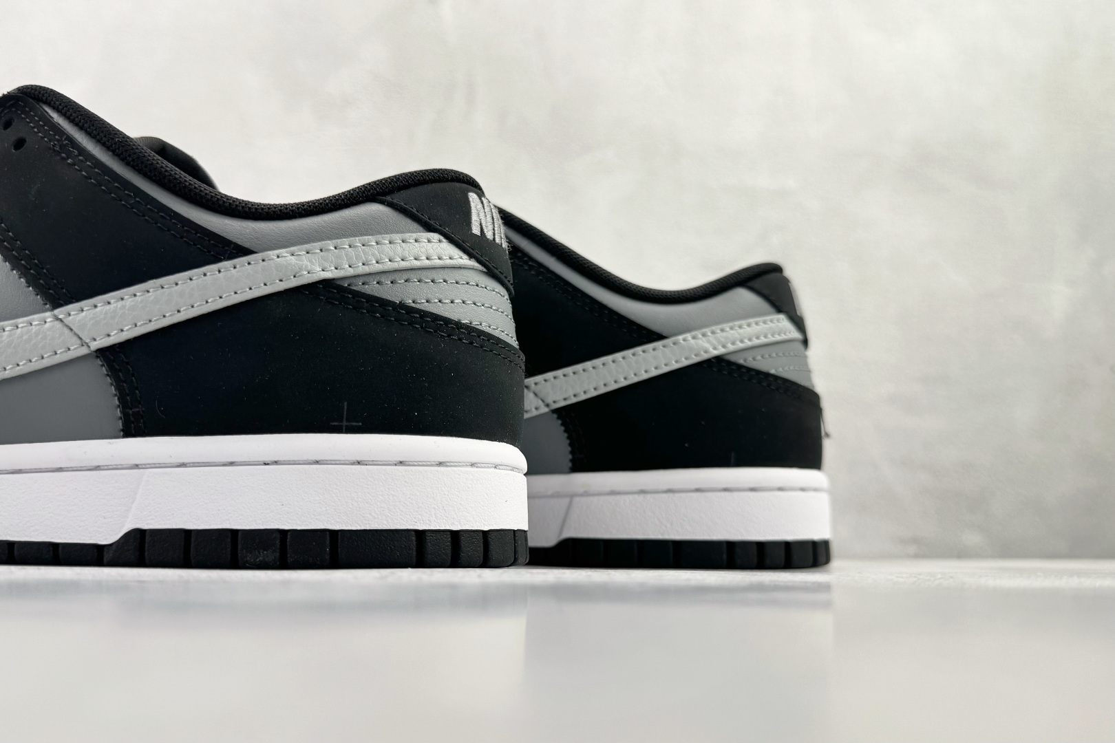 Nike Dunk Low 黑灰 IB3079-001