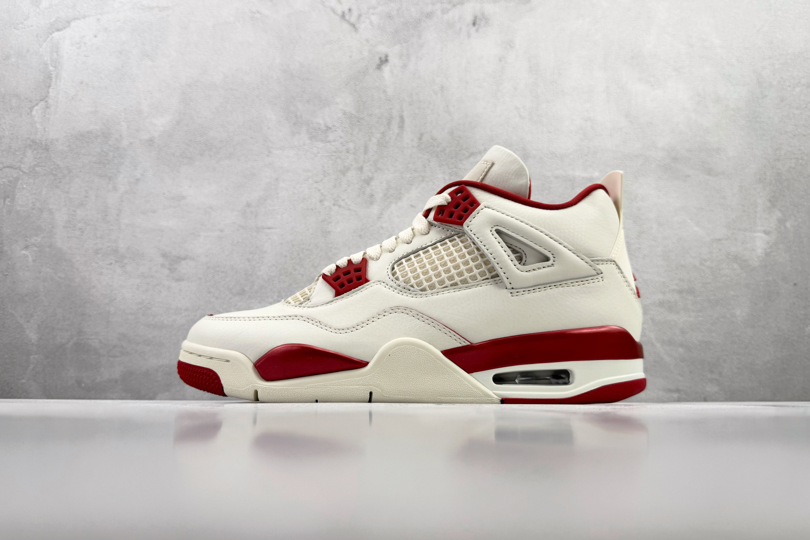 460 顶级原版 Jordan WMNS Air Jordan 4 RETR 米红 HV0823-108