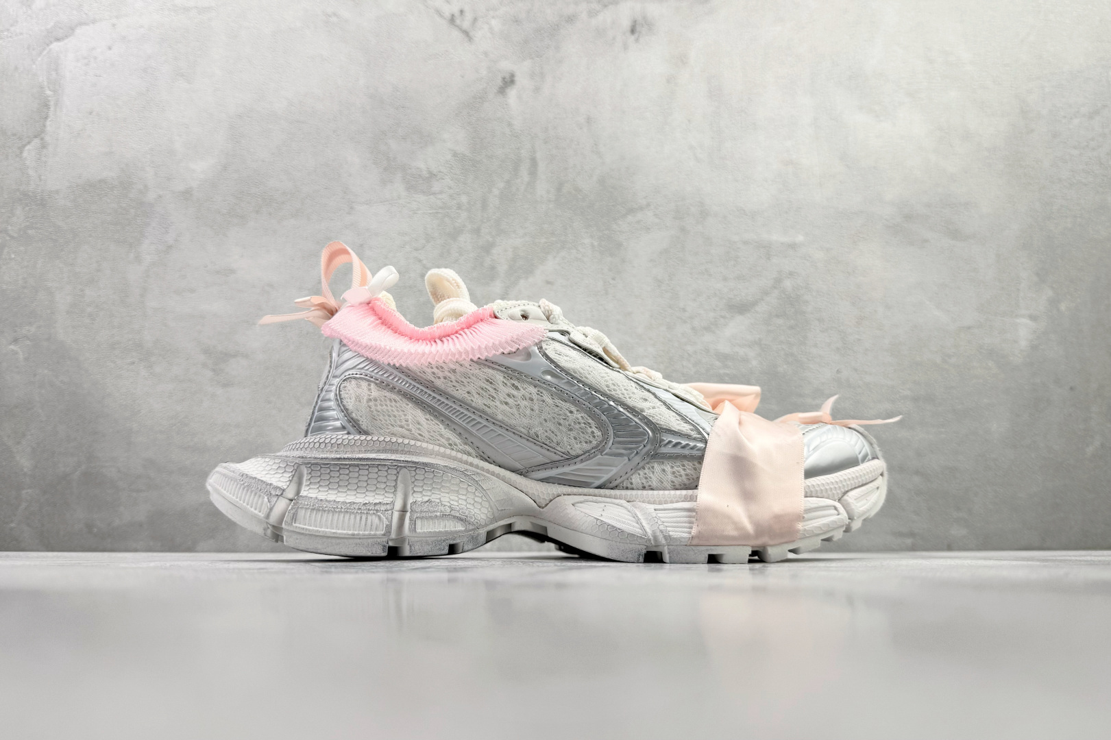 480 代购版 Balenciaga巴黎世家 3XL 白粉蝴蝶结 832994WXLMC