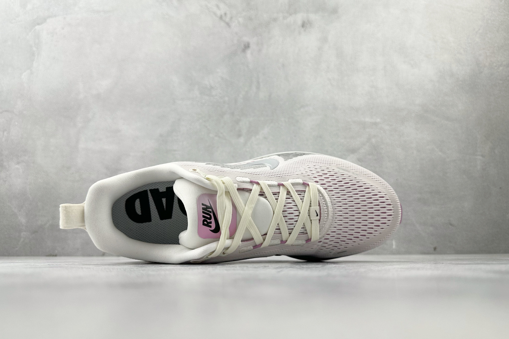 Nike Vomero 18 粉色 IM2503-133