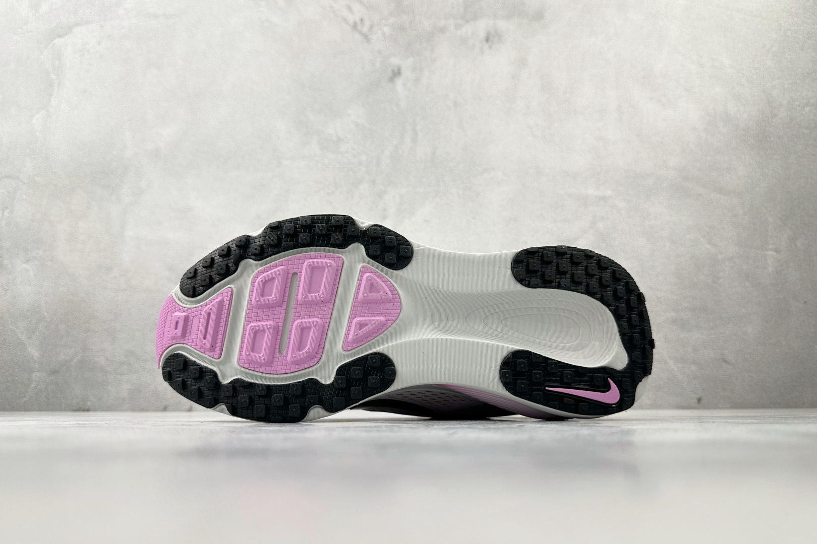 Nike Vomero 18 粉色 IM2503-133