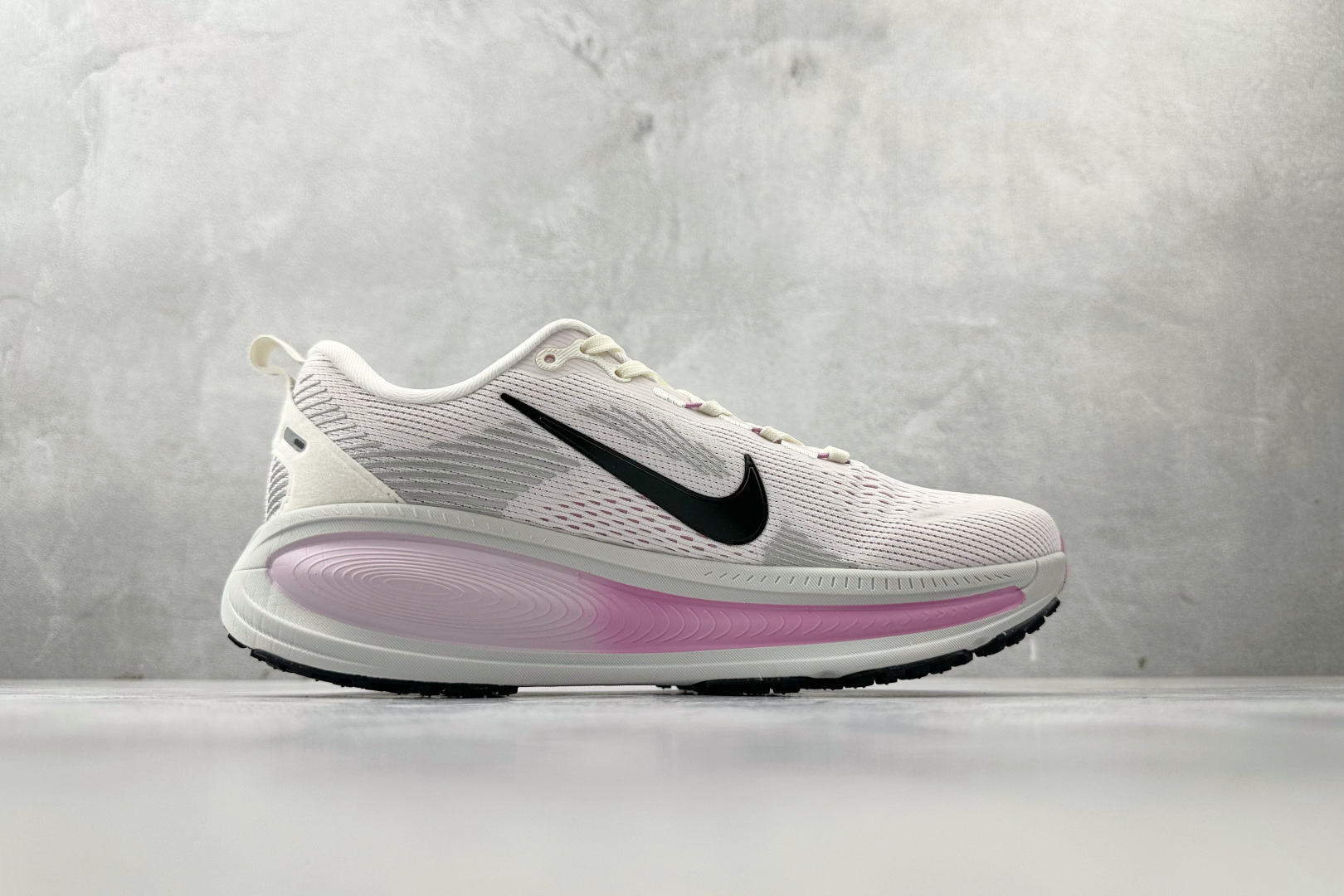 Nike Vomero 18 粉色 IM2503-133