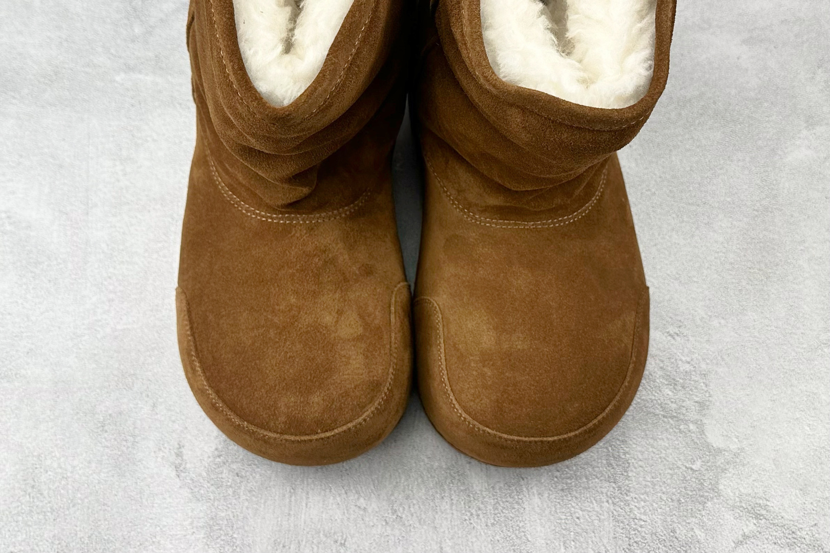 550 Balenciaga巴黎世家 Alaska Fur高筒靴 棕色 802204WBFC1