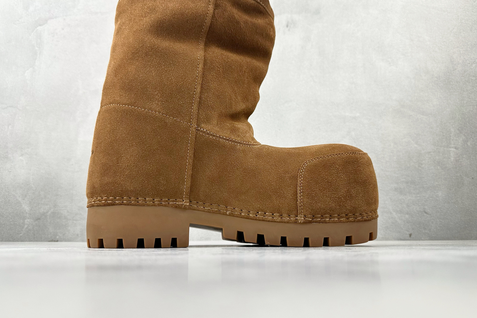 550 Balenciaga巴黎世家 Alaska Fur高筒靴 棕色 802204WBFC1