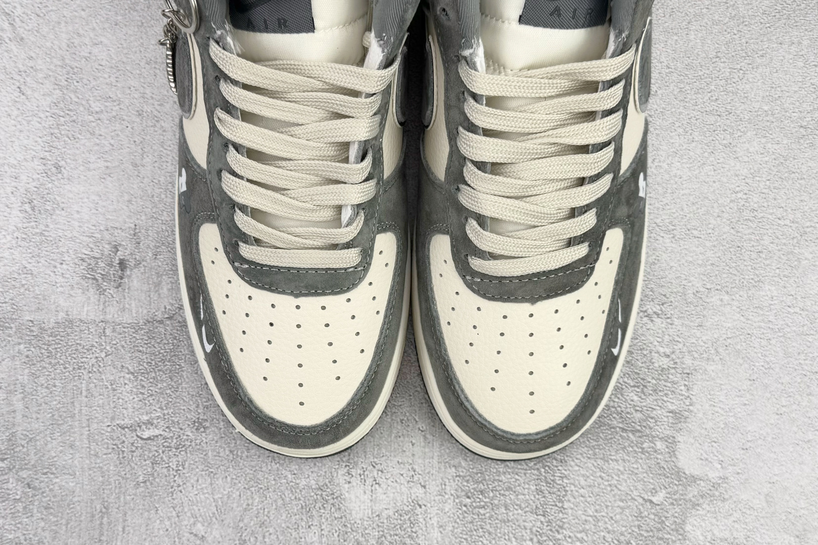 Nike Air Force 1'07 暴力熊联名 灰白 SY1388-004