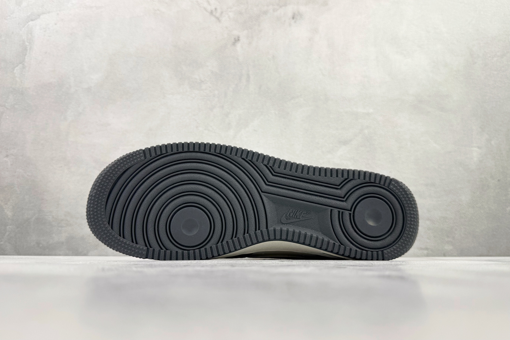 Nike Air Force 1'07 暴力熊联名 灰白 SY1388-004