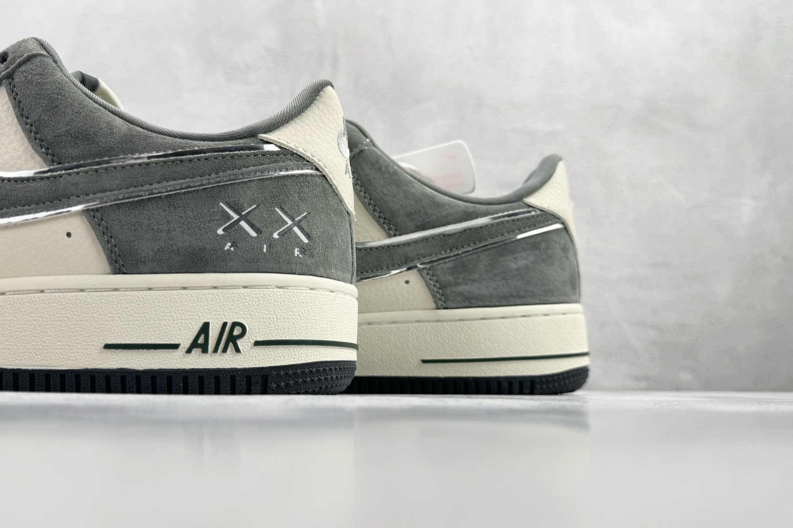 Nike Air Force 1'07 暴力熊联名 灰白 SY1388-004