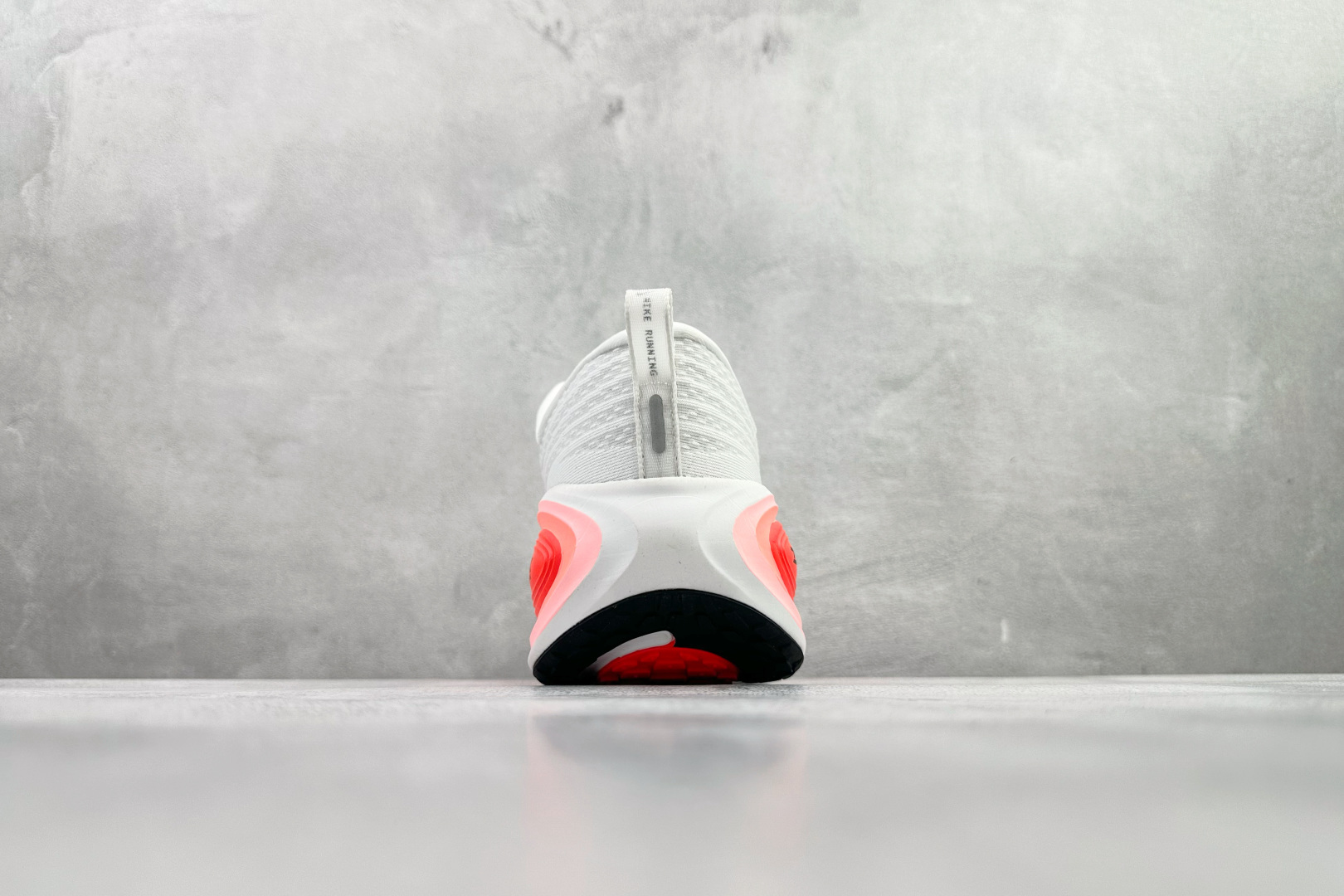 全套数据私模 Nike Vomero Plus 白红 HV8150-100