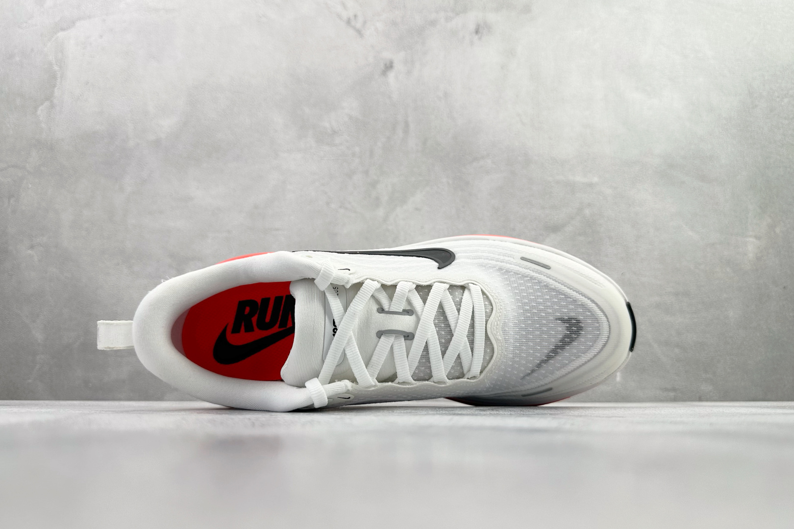 全套数据私模 Nike Vomero Plus 白红 HV8150-100