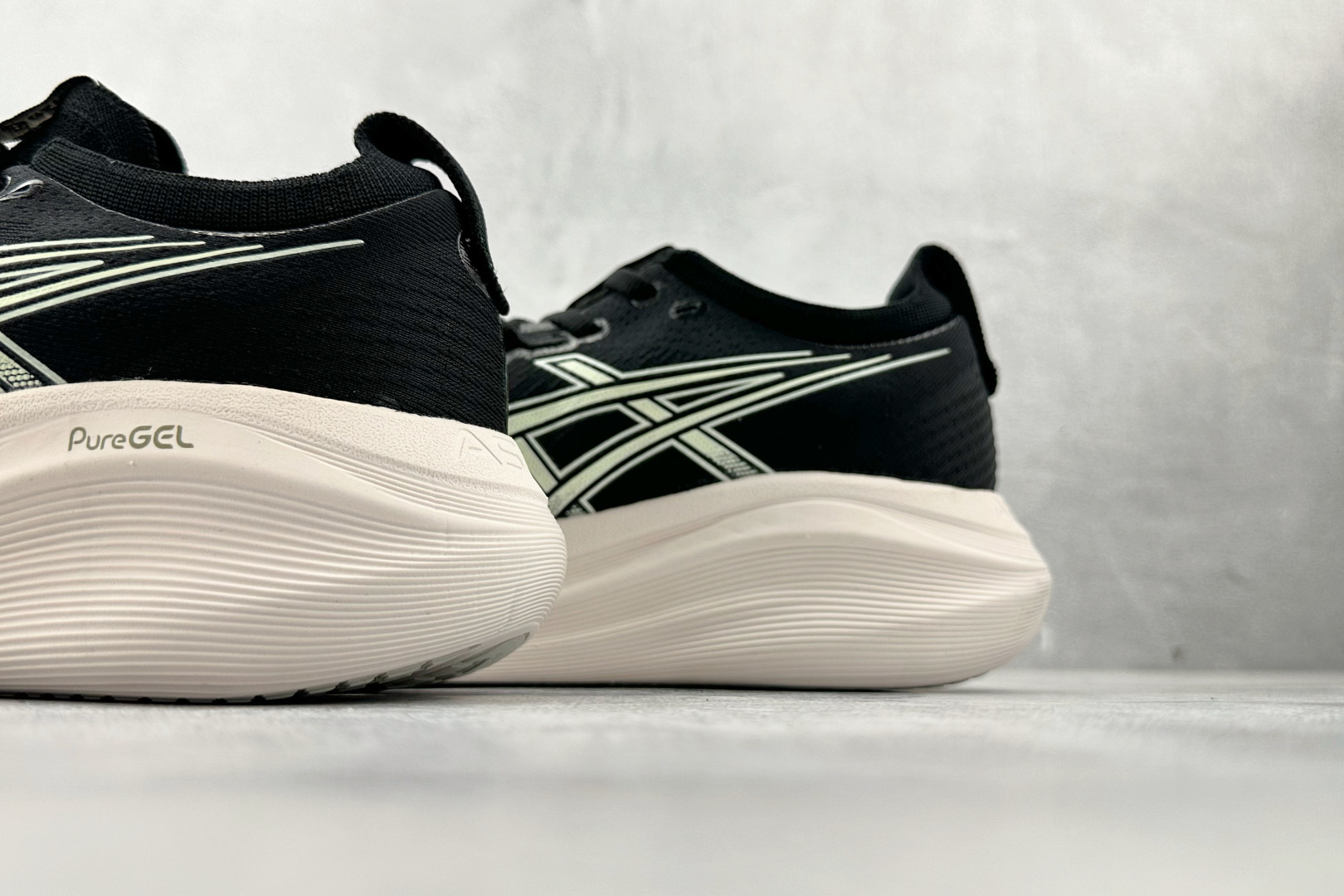 190 Asics GEL-NIMBUS 27 EXTRA WIDE黑白色 1011B957-002