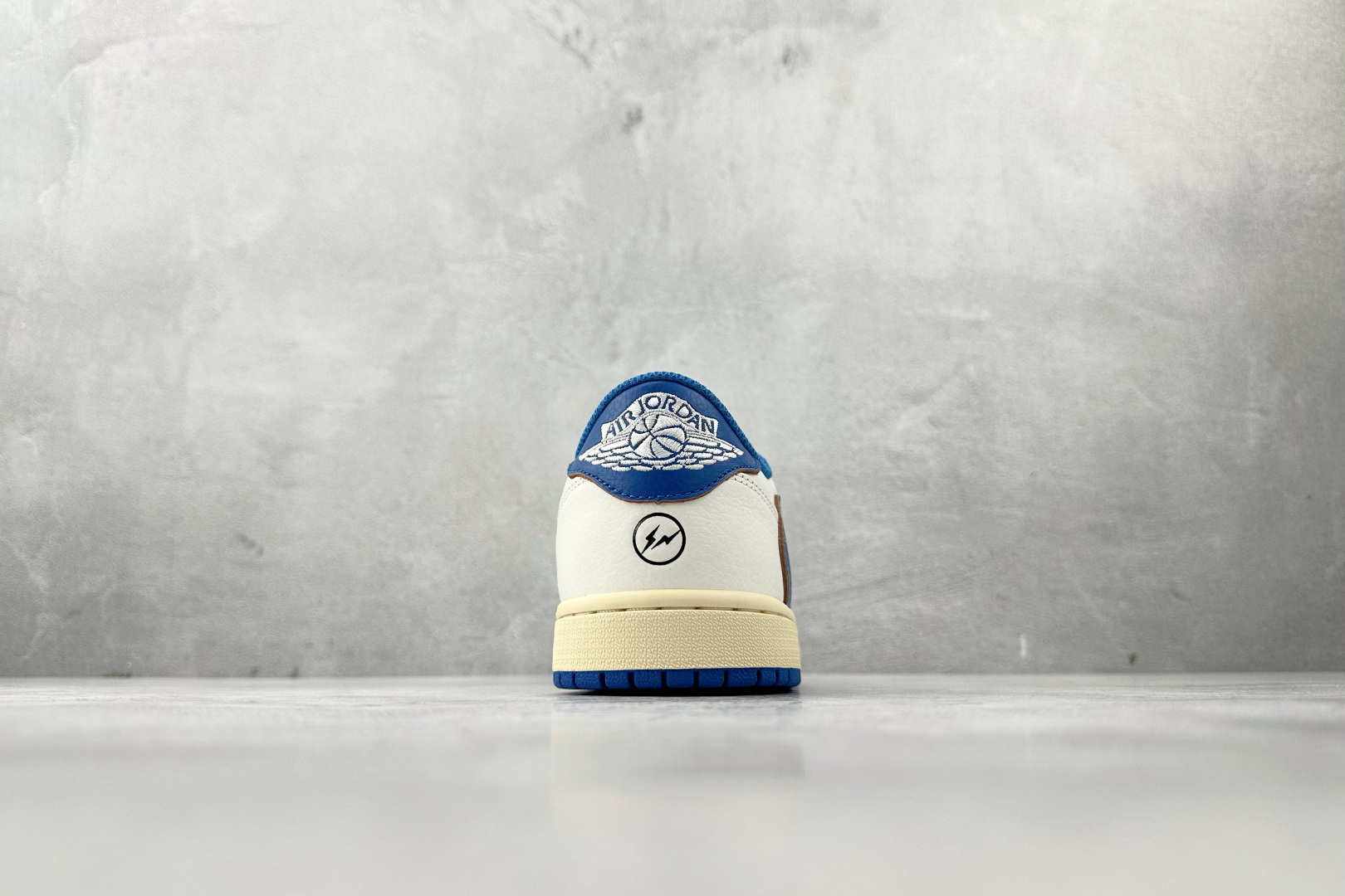 全新版本升级 Travis Scott x Fragment Design x Jordan Air J