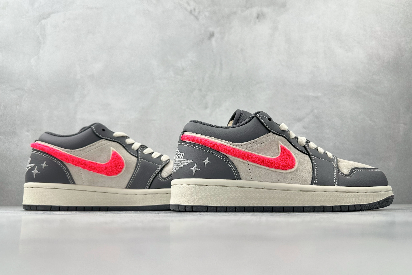 180 Jordan Air Jordan 1 Low 灰色 IM6565-014-Chinese UA Cheap High Quatity Brand Clothes Bags handbags Sneakers wholesale wholesaler seller from China Factory suppliers Fashion Clothing Shoes best Quality Beautiful Price 180 Jordan Air Jordan 1 Low 灰色 IM6565-014