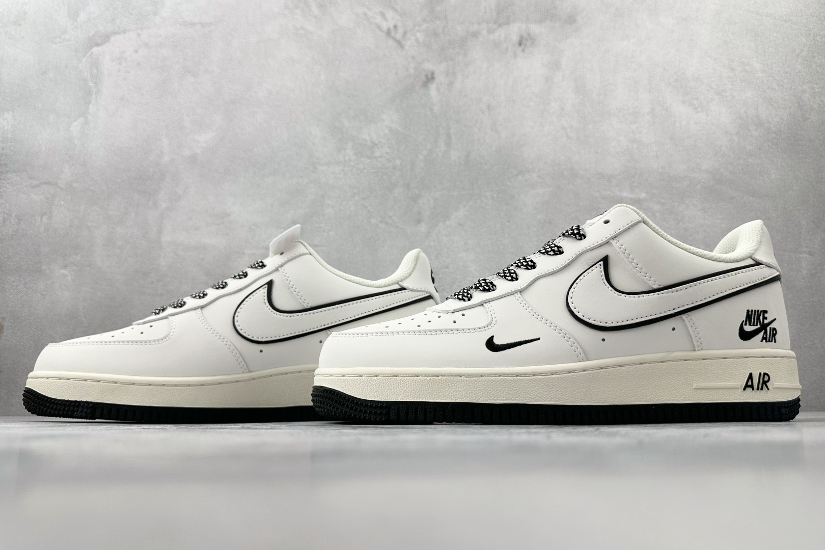 260 Nike Air Force 1'07 米白黑 CS5288-036