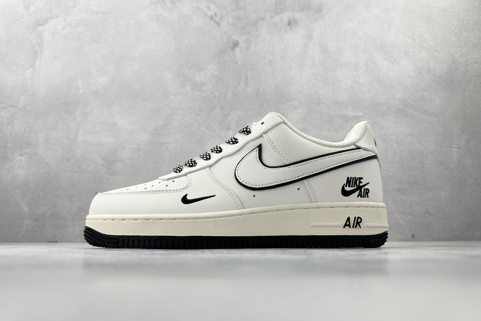 260 Nike Air Force 1'07 米白黑 CS5288-036